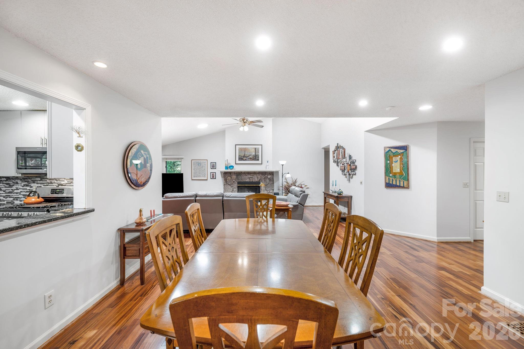 Single Family Residence at 31 Hillcreek Drive, Asheville, photo 12 of 41