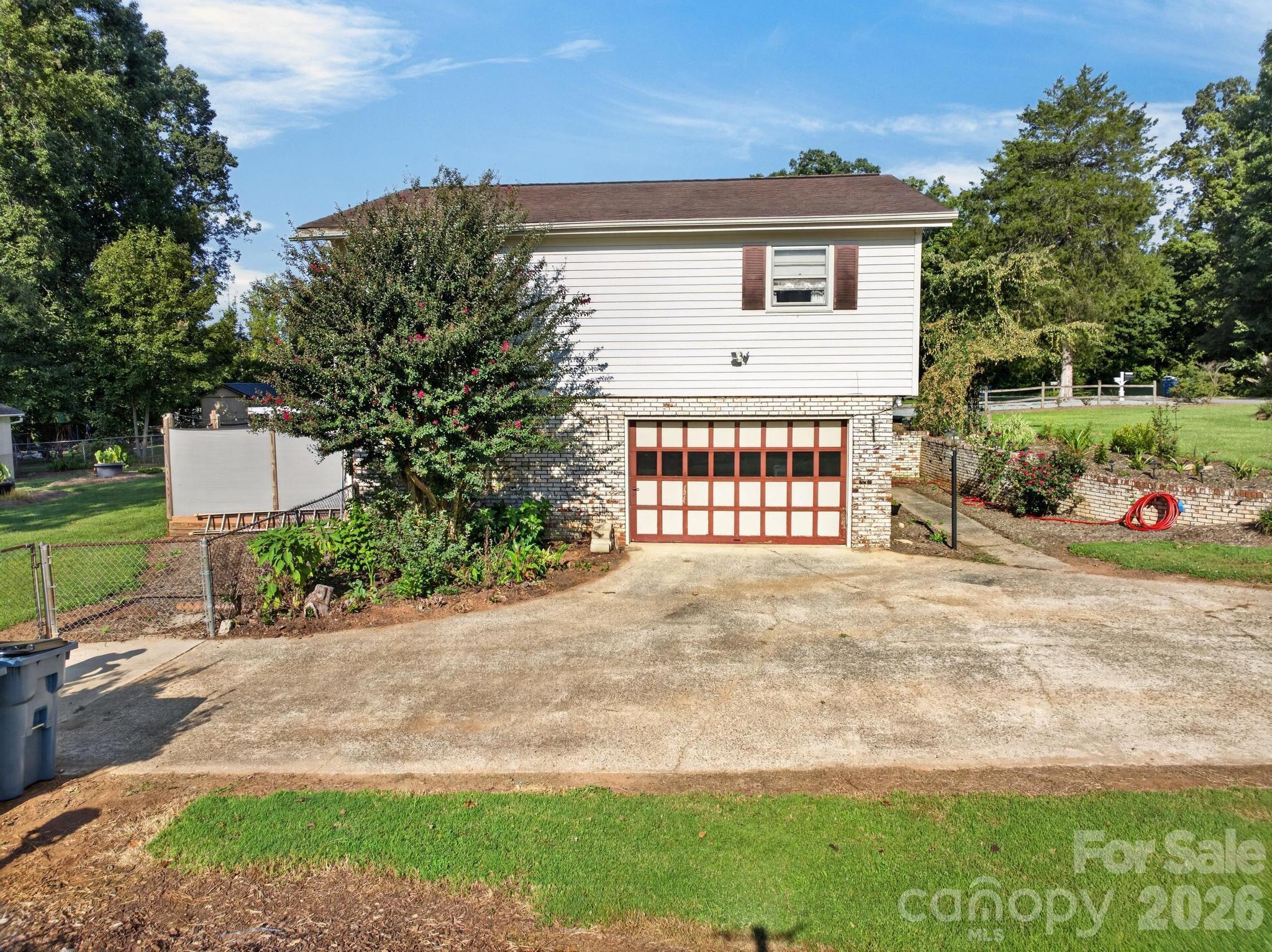 Single Family Residence at 2661 Tiffany Street, Conover, photo 3 of 43