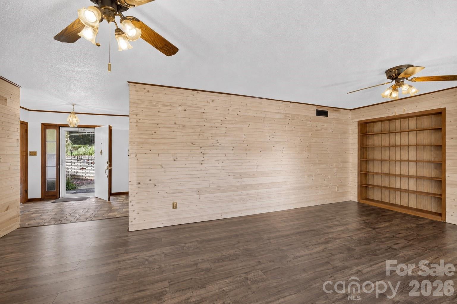 Den - 2661 Tiffany Street, Conover
