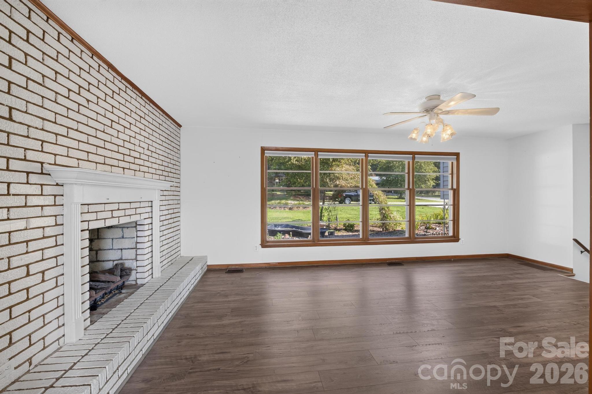 Living Room - 2661 Tiffany Street, Conover