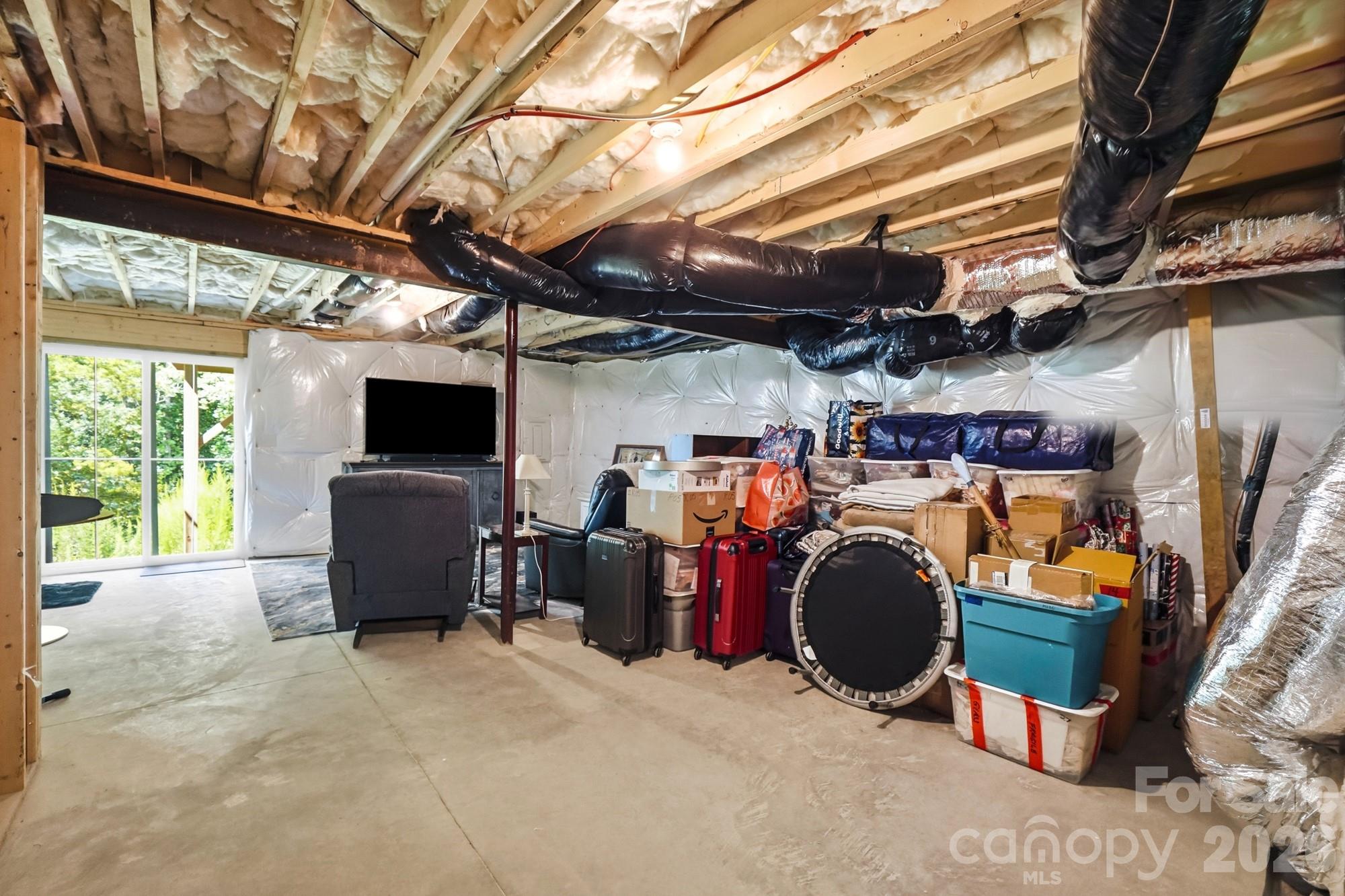 Unfinished basement - 5965 Granbury Drive, Kannapolis
