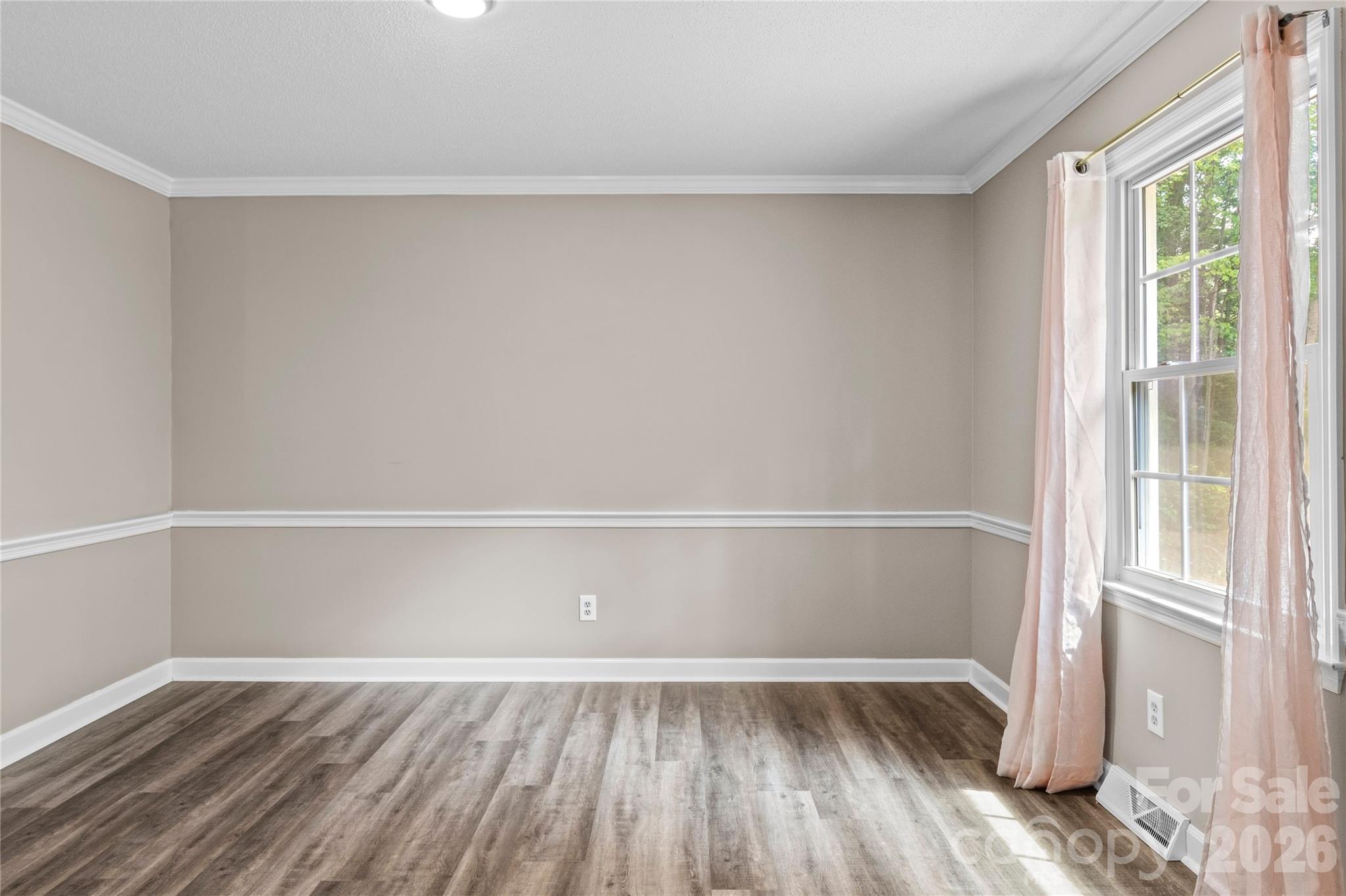 Single Family Residence at 3545 N Lakeshore Drive, Clemmons, photo 6 of 33