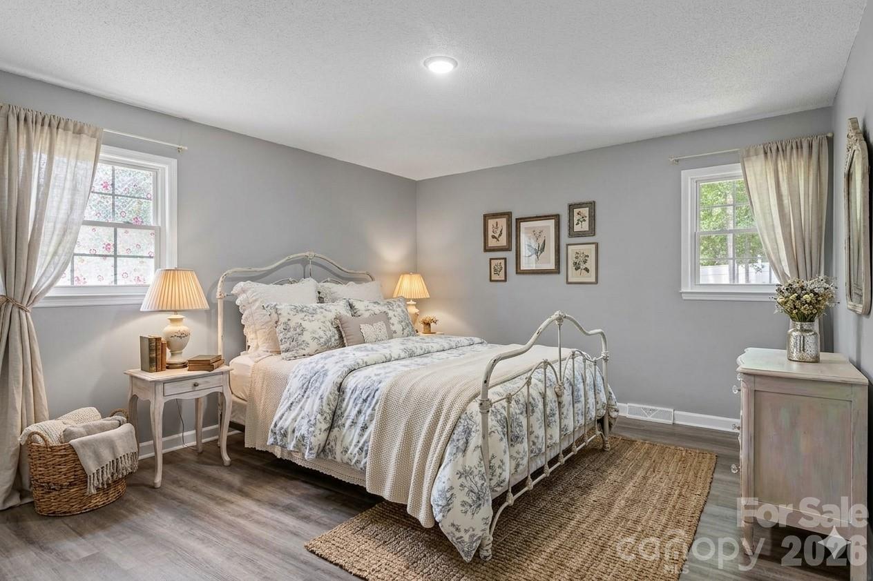 Virtually Staged - 3545 N Lakeshore Drive, Clemmons
