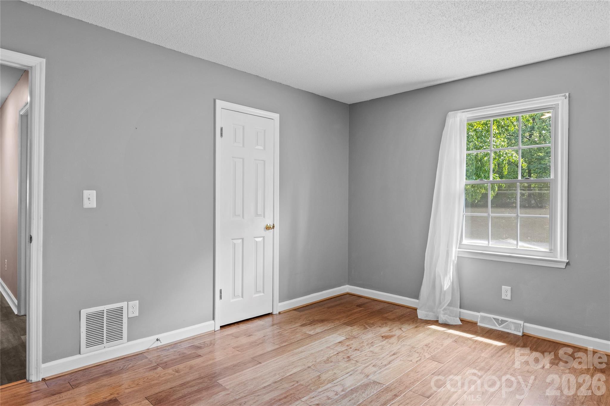 Single Family Residence at 3545 N Lakeshore Drive, Clemmons, photo 23 of 33