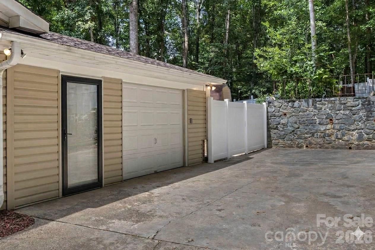 Single Family Residence at 3545 N Lakeshore Drive, Clemmons, photo 28 of 33