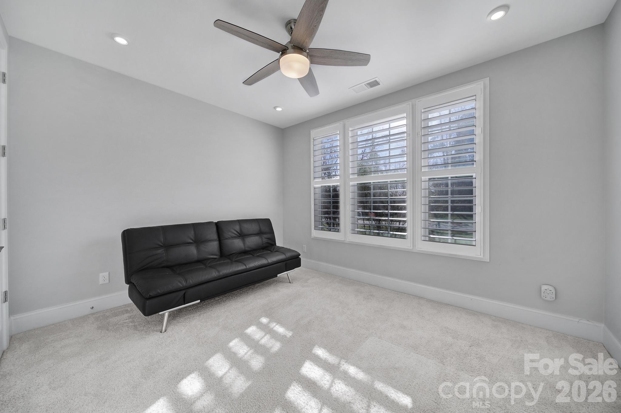 Single Family Residence at 3509 Aqua Point Drive, York, photo 4 of 48