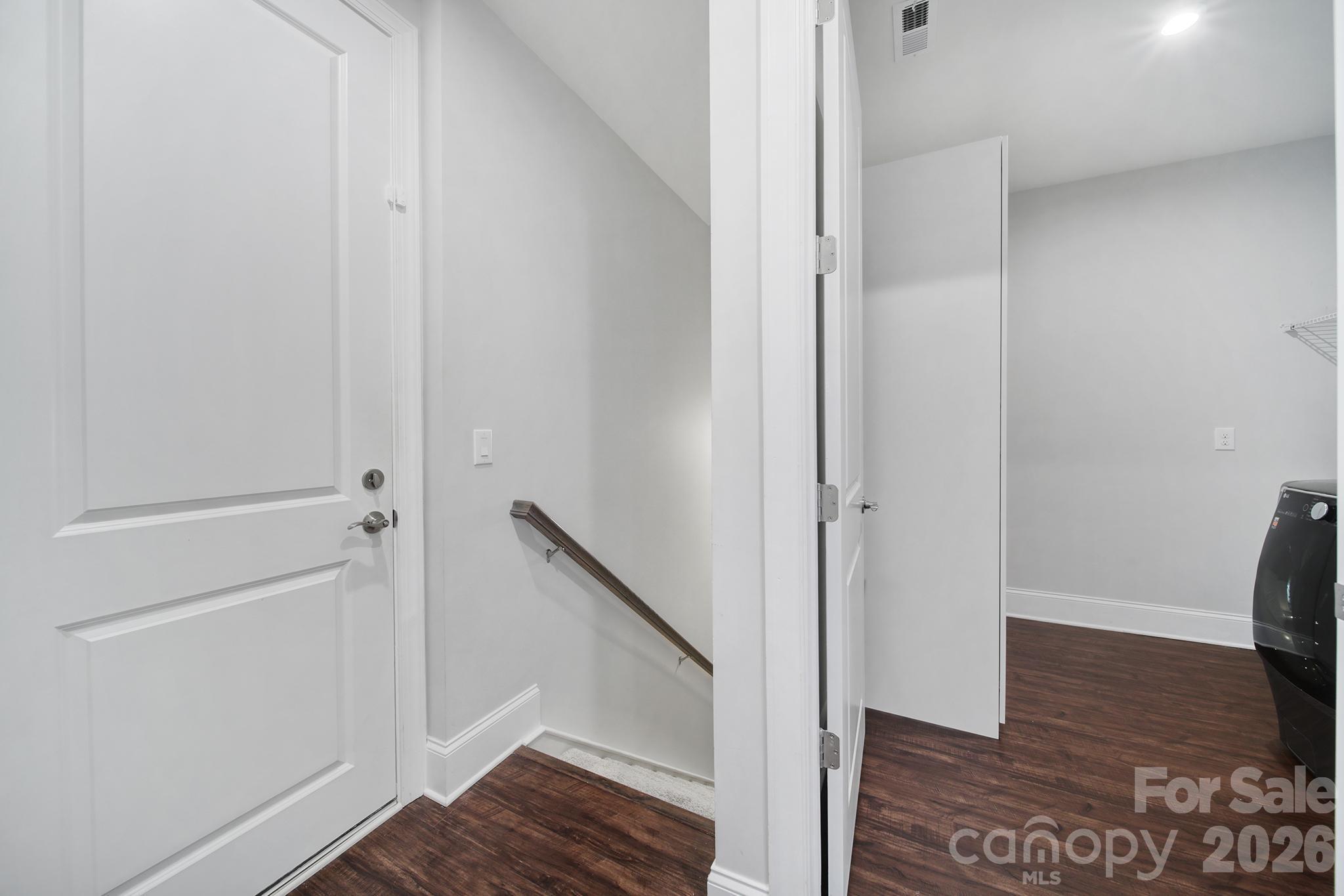Single Family Residence at 3509 Aqua Point Drive, York, photo 6 of 48