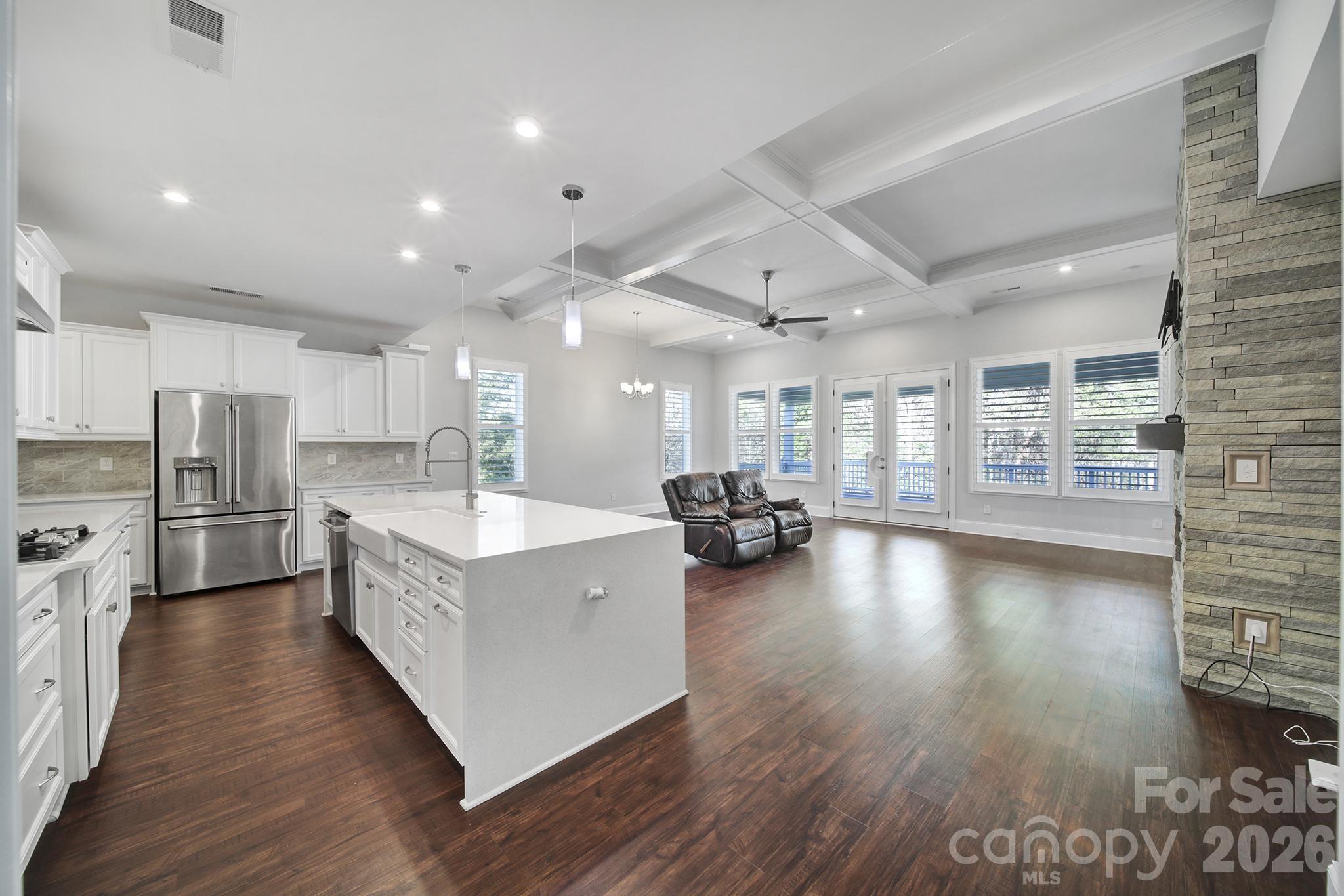 Single Family Residence at 3509 Aqua Point Drive, York, photo 9 of 48