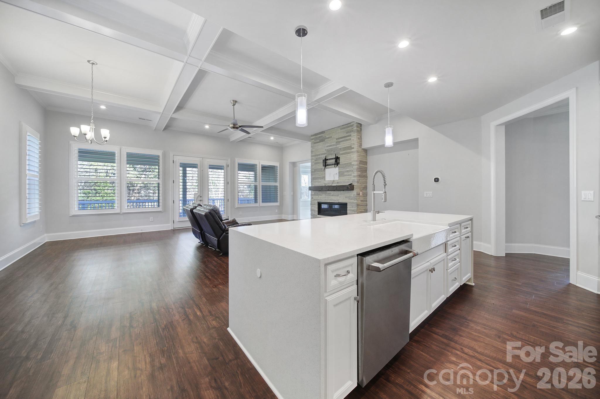 Single Family Residence at 3509 Aqua Point Drive, York, photo 12 of 48