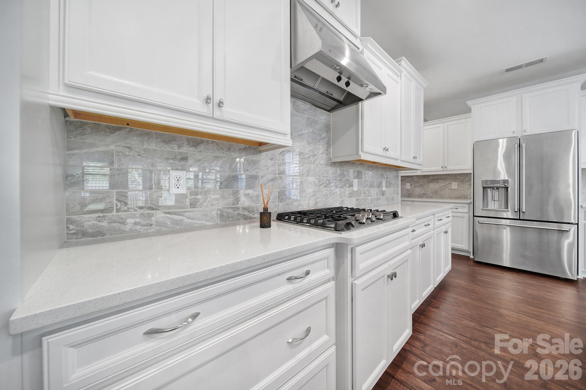 Single Family Residence at 3509 Aqua Point Drive, York, photo 13 of 48