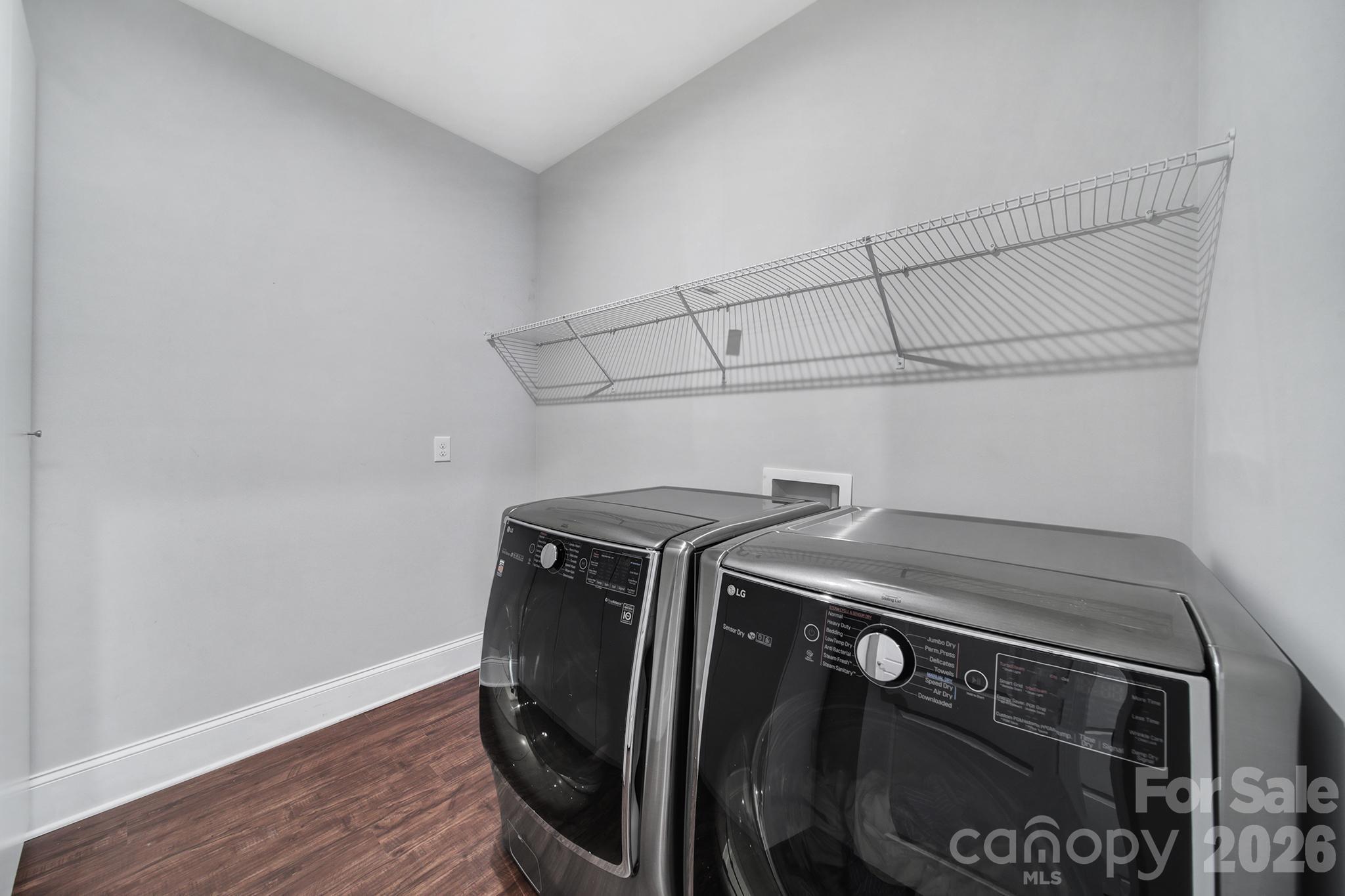 Single Family Residence at 3509 Aqua Point Drive, York, photo 24 of 48
