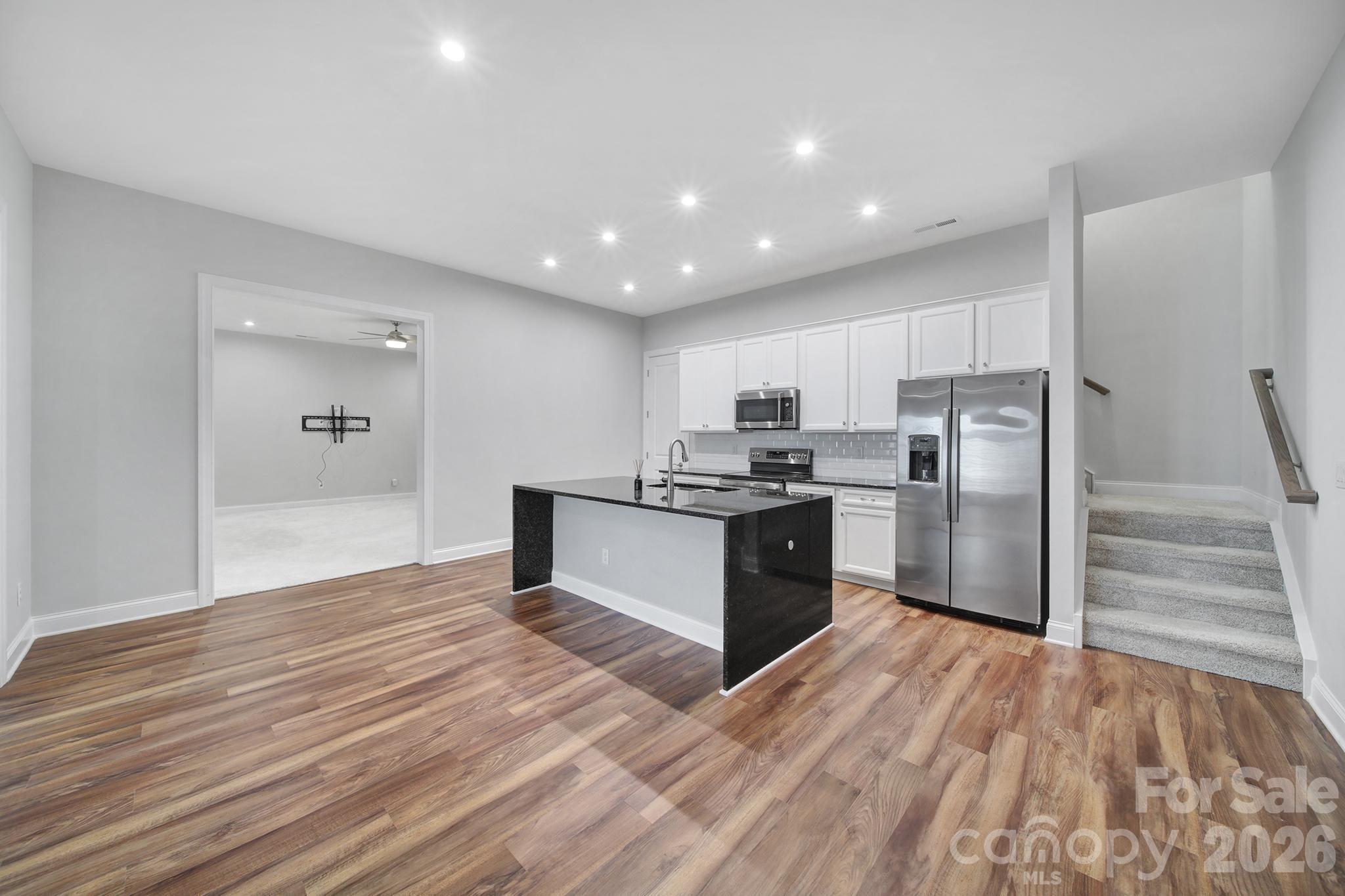 Single Family Residence at 3509 Aqua Point Drive, York, photo 26 of 48