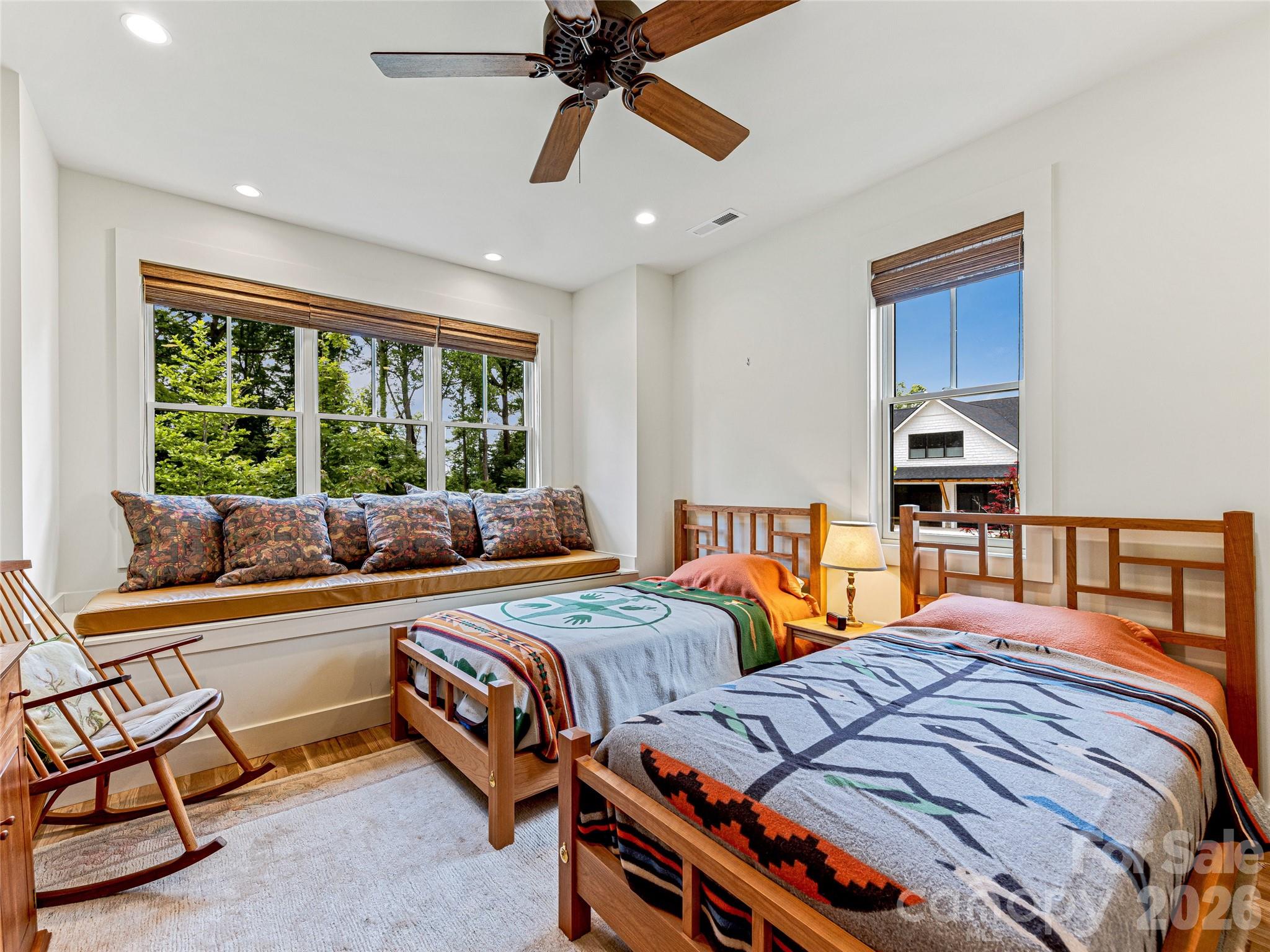 Single Family Residence at 37 Ashe Park Circle, Asheville, photo 13 of 44