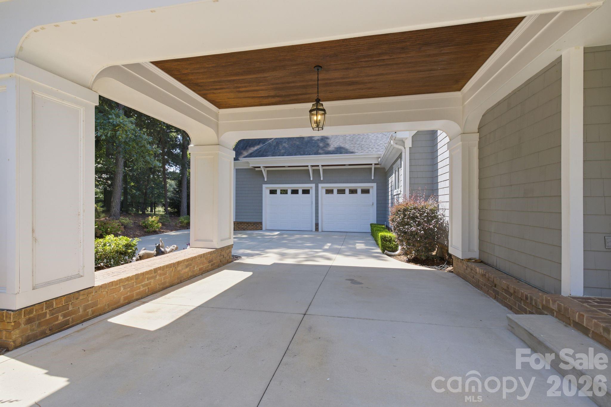 Single Family Residence at 141 Stonewall Beach Lane, Mooresville, photo 4 of 48