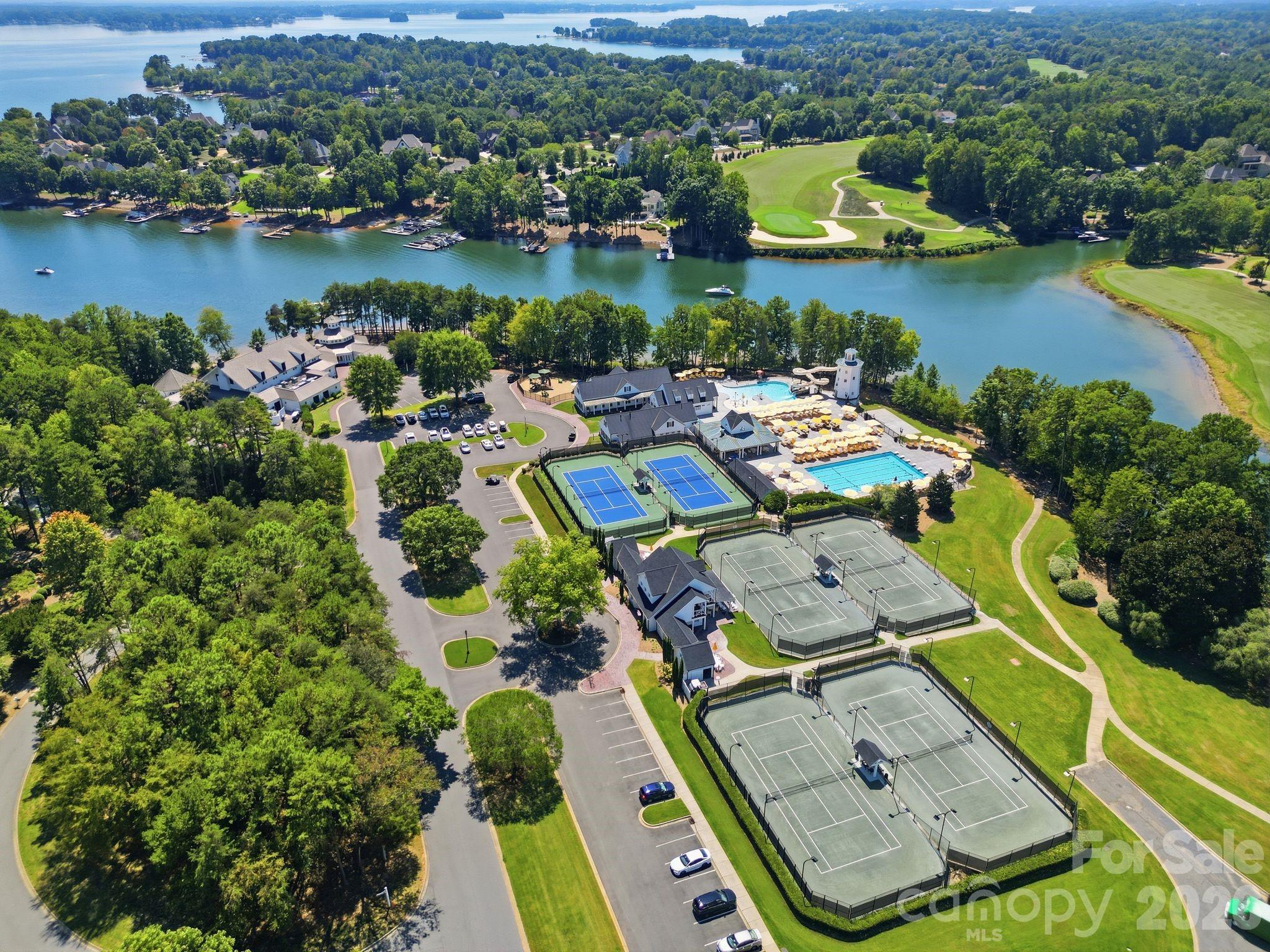 Single Family Residence at 141 Stonewall Beach Lane, Mooresville, photo 20 of 48