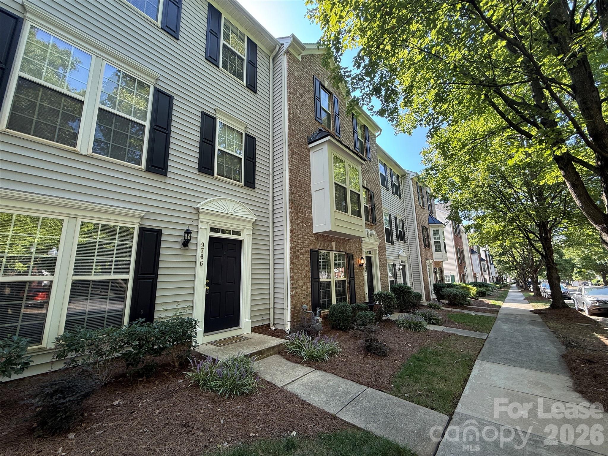 Townhouse at 9766 Blossom Hill Drive, Huntersville, photo 2 of 26