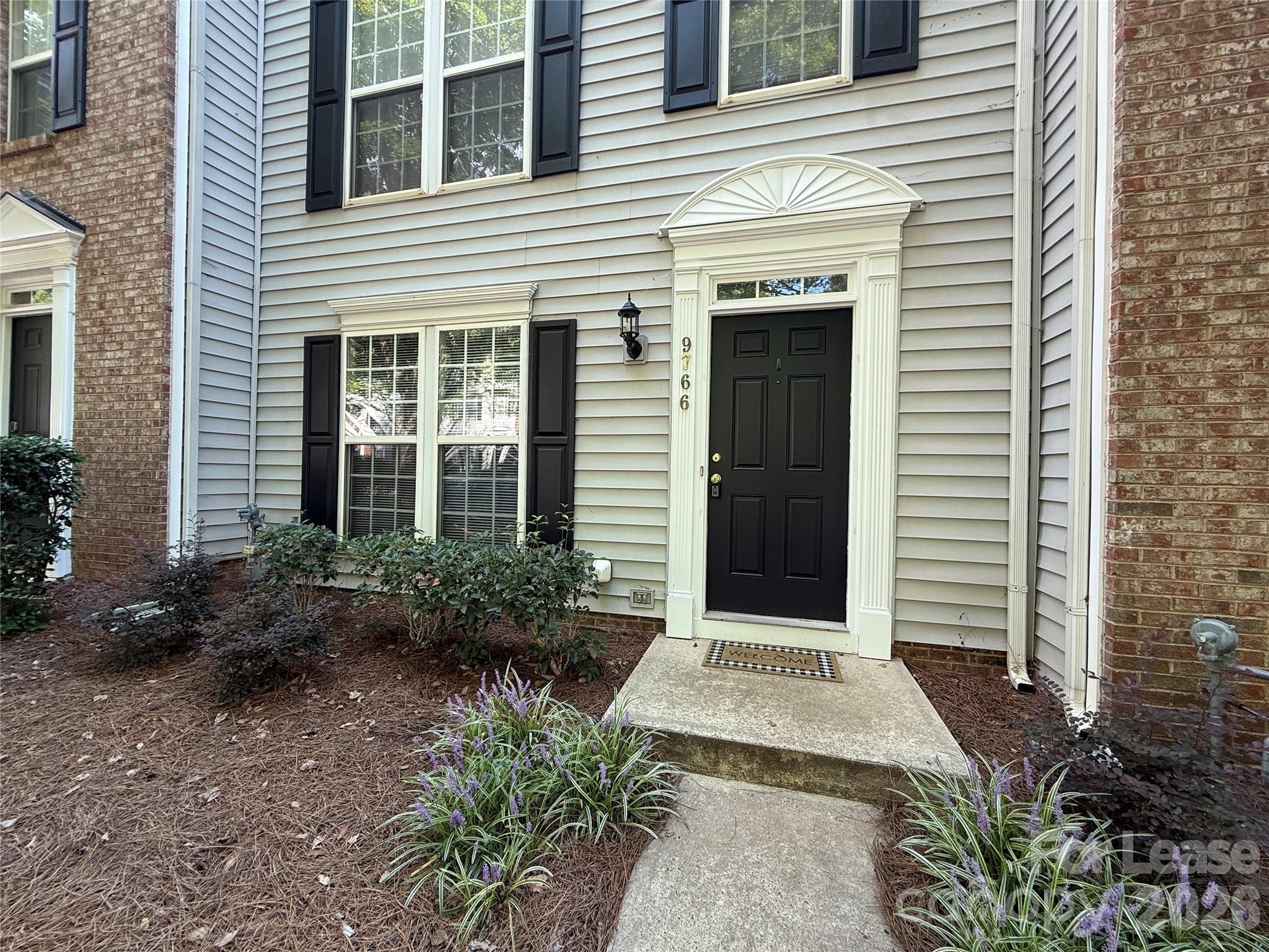 Townhouse at 9766 Blossom Hill Drive, Huntersville, photo 3 of 26