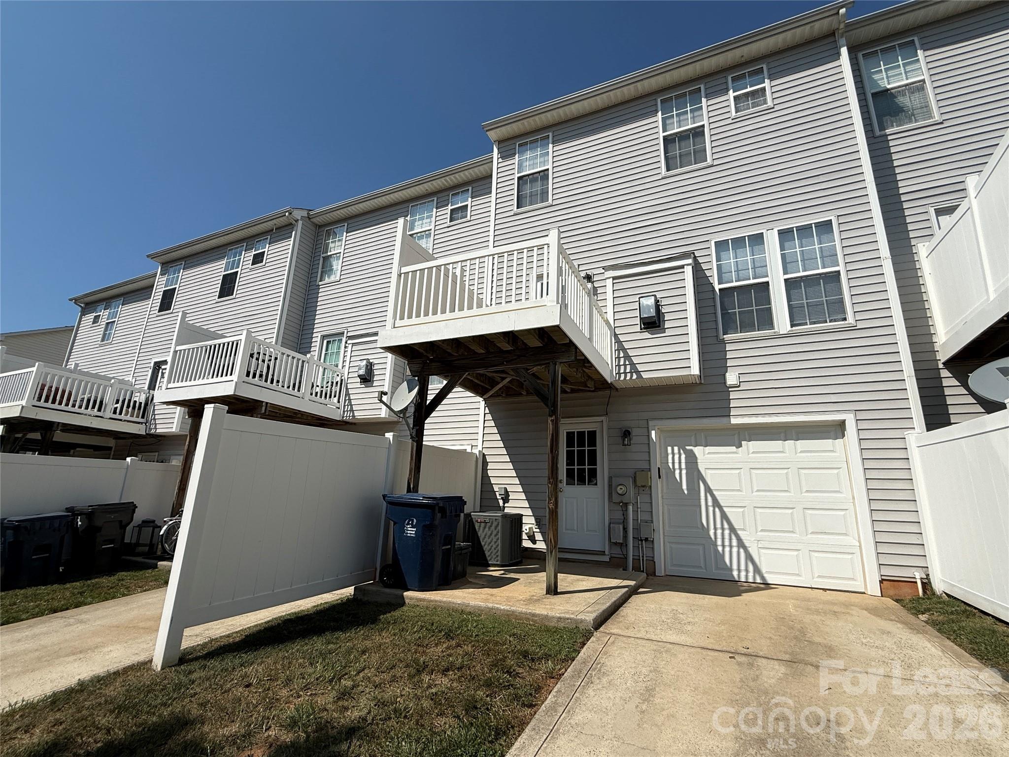 Townhouse at 9766 Blossom Hill Drive, Huntersville, photo 26 of 26