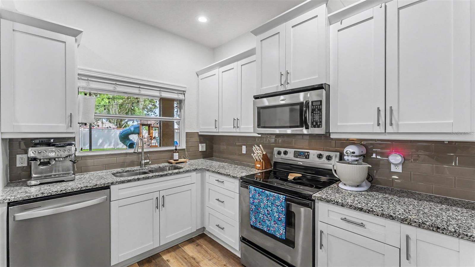 Single Family Residence at 116 BENTLEY OAKS BLVD, AUBURNDALE, photo 9 of 41
