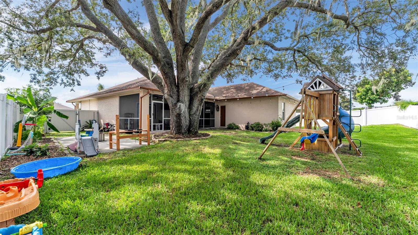 Single Family Residence at 116 BENTLEY OAKS BLVD, AUBURNDALE, photo 37 of 41