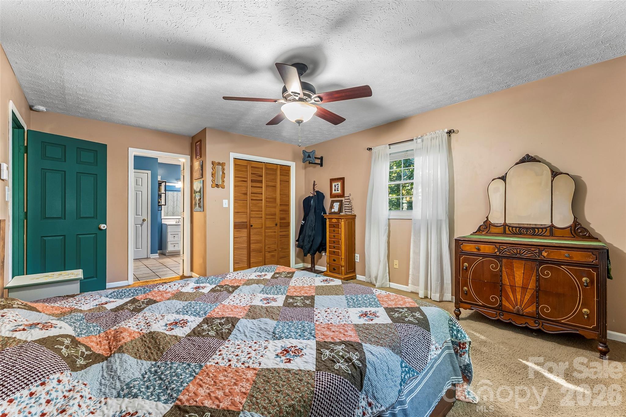 Single Family Residence at 5468 Valley Run Street, Hickory, photo 12 of 37
