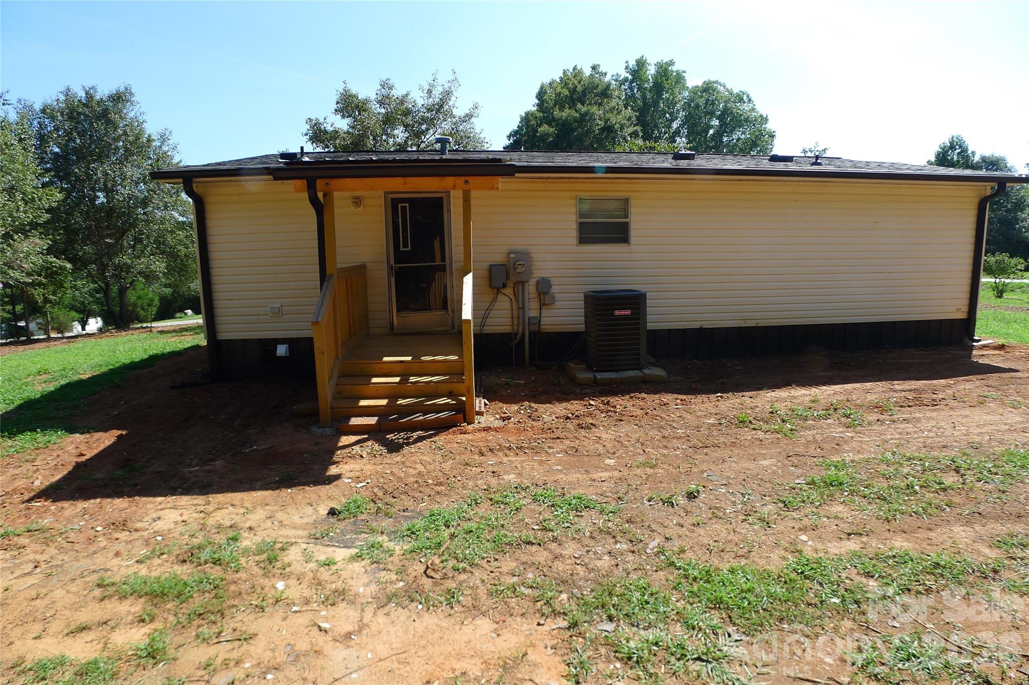 Single Family Residence at 2005 Monico Lane, Yadkinville, photo 5 of 32