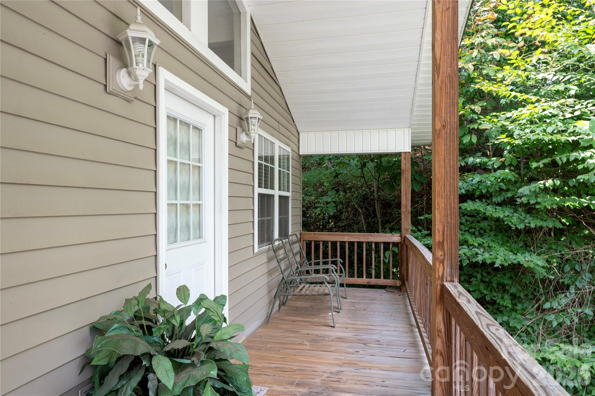 Single Family Residence at 791 Mckinney Road, Burnsville, photo 6 of 40