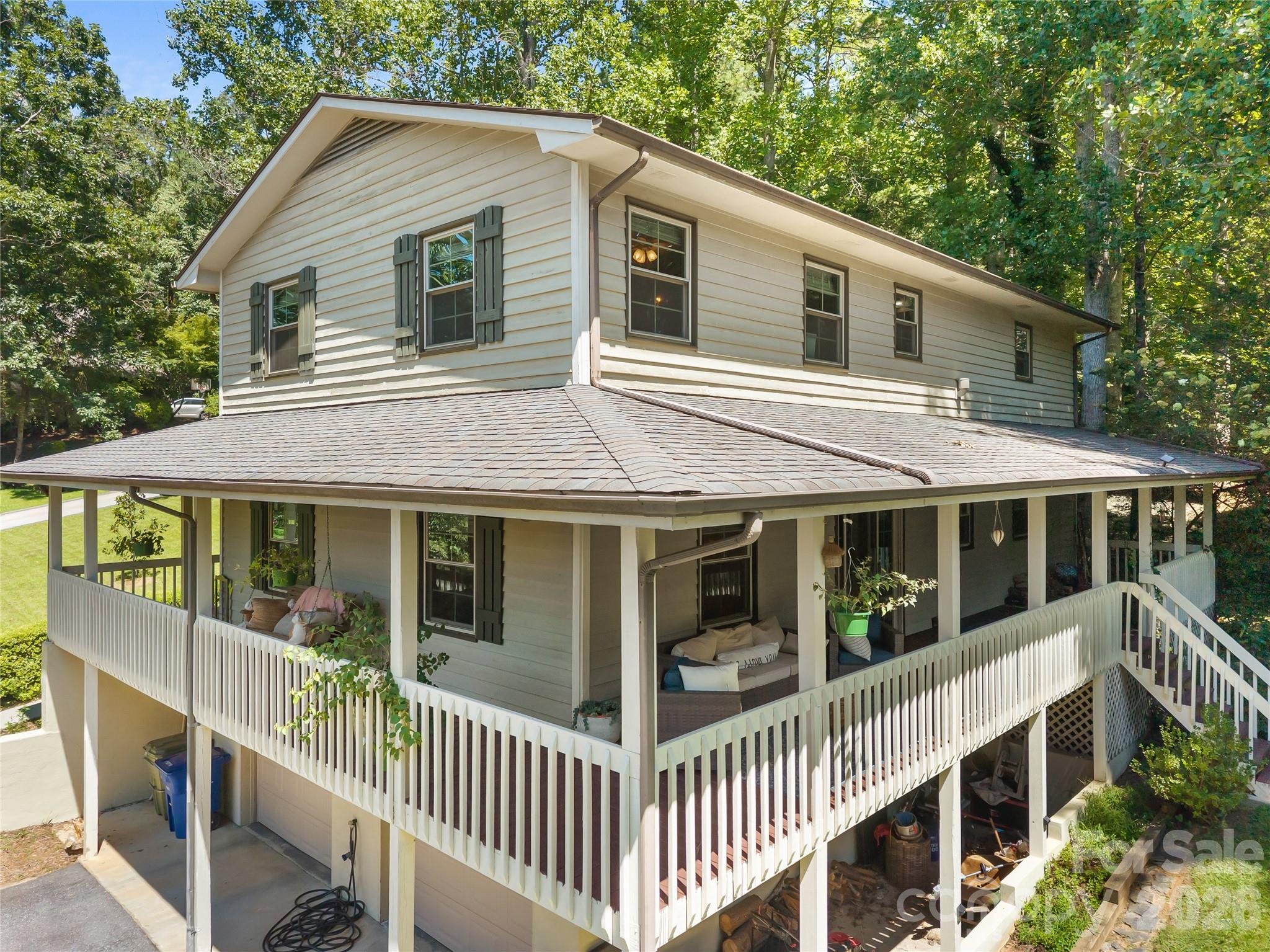 Wraparound Porch - 121 Churchill Downs Drive, Fairview