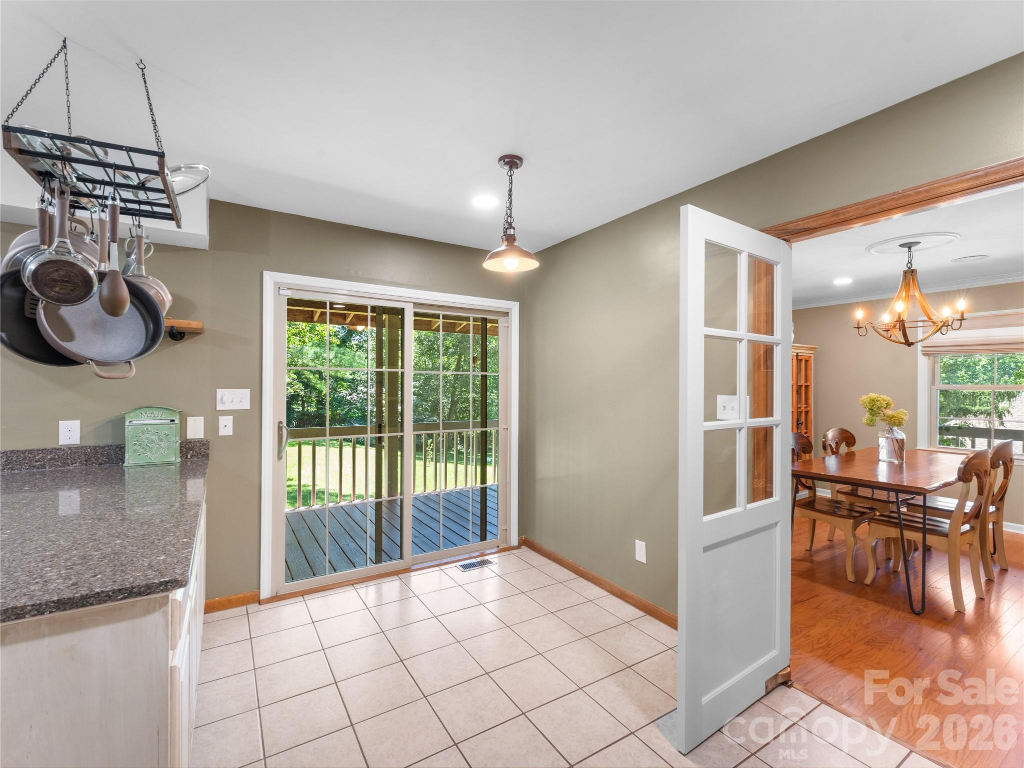 Single Family Residence at 121 Churchill Downs Drive, Fairview, photo 16 of 39