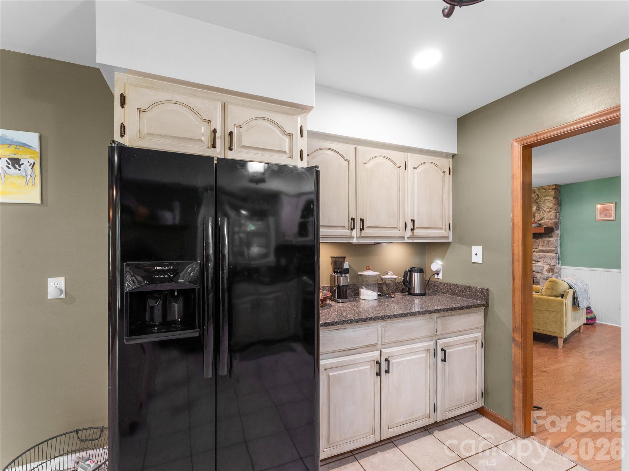 Single Family Residence at 121 Churchill Downs Drive, Fairview, photo 17 of 39