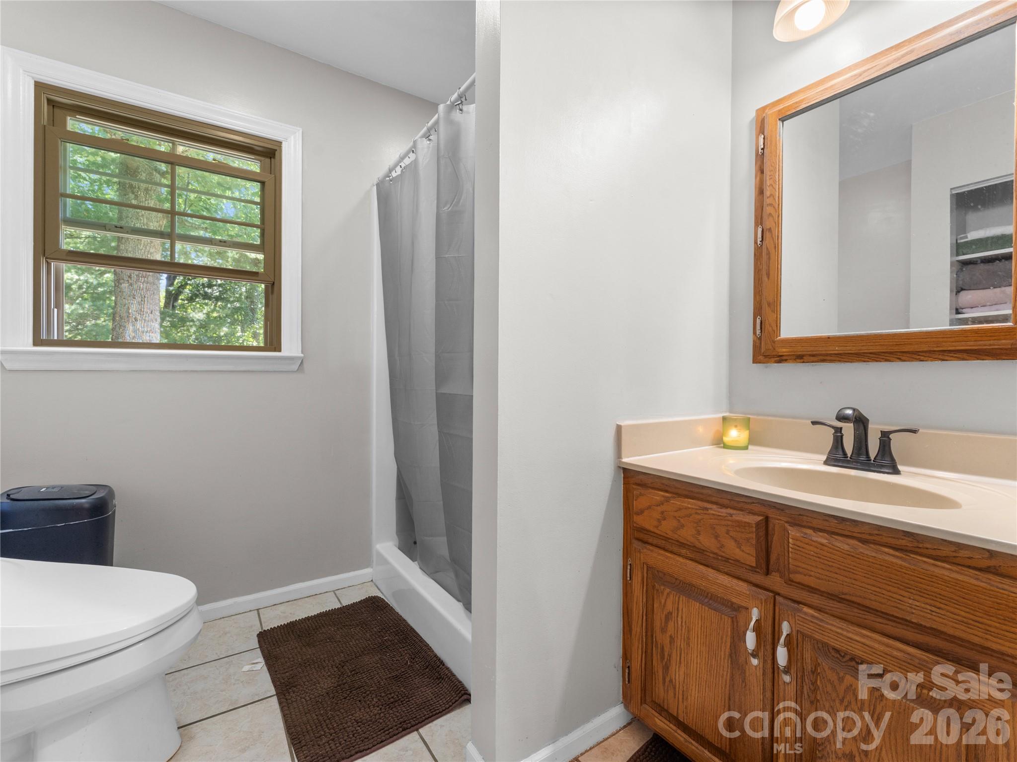 primary Bath - 121 Churchill Downs Drive, Fairview