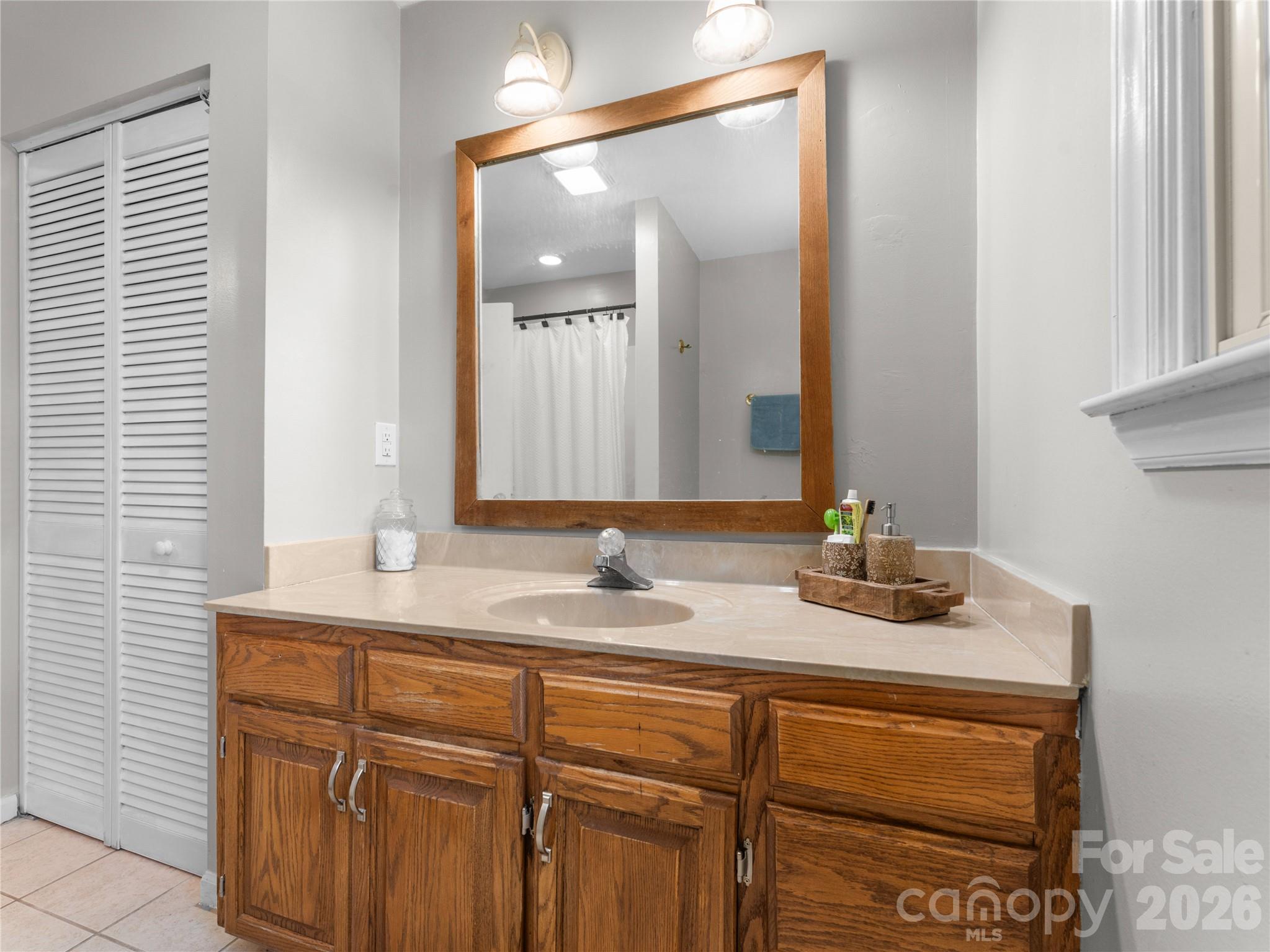 Primary Bath - 121 Churchill Downs Drive, Fairview