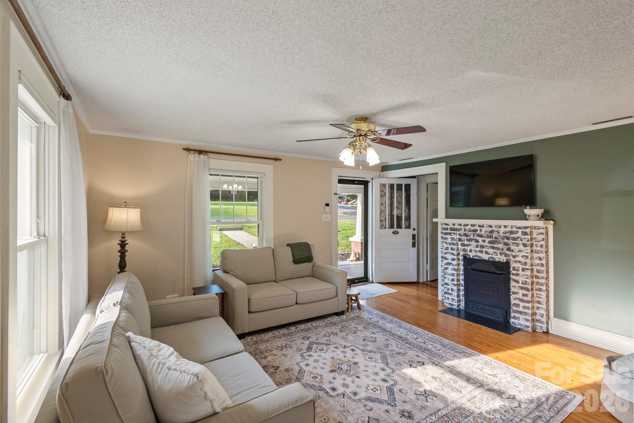 Single Family Residence at 1810 Central Drive, Kannapolis, photo 6 of 42