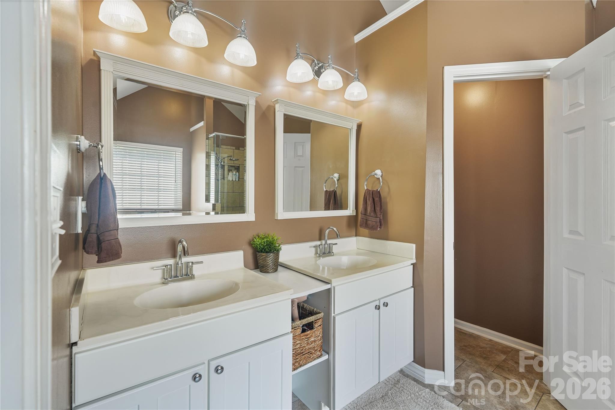 Single Family Residence at 190 Almora Loop, Mooresville, photo 24 of 40