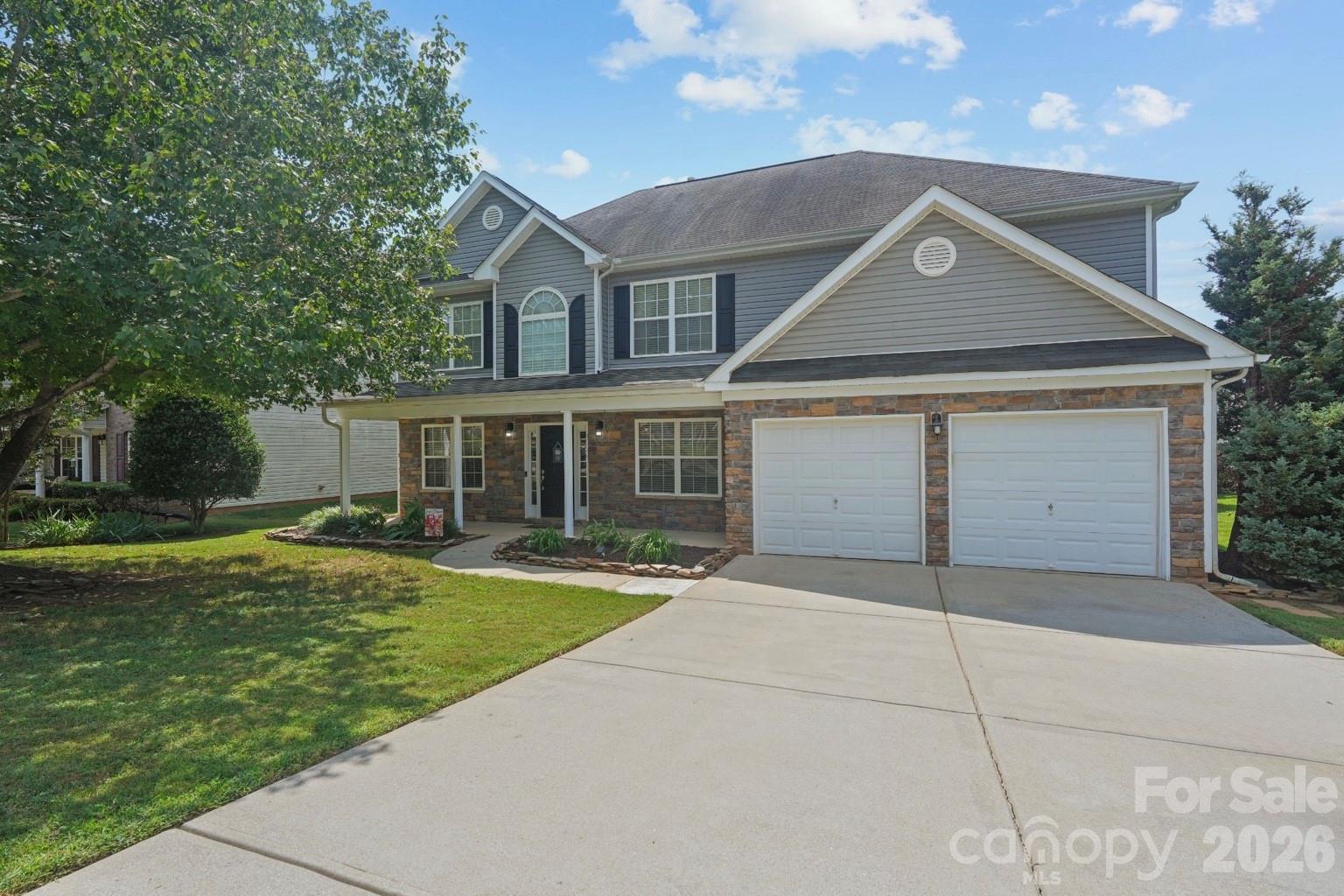 Single Family Residence at 190 Almora Loop, Mooresville, photo 2 of 40