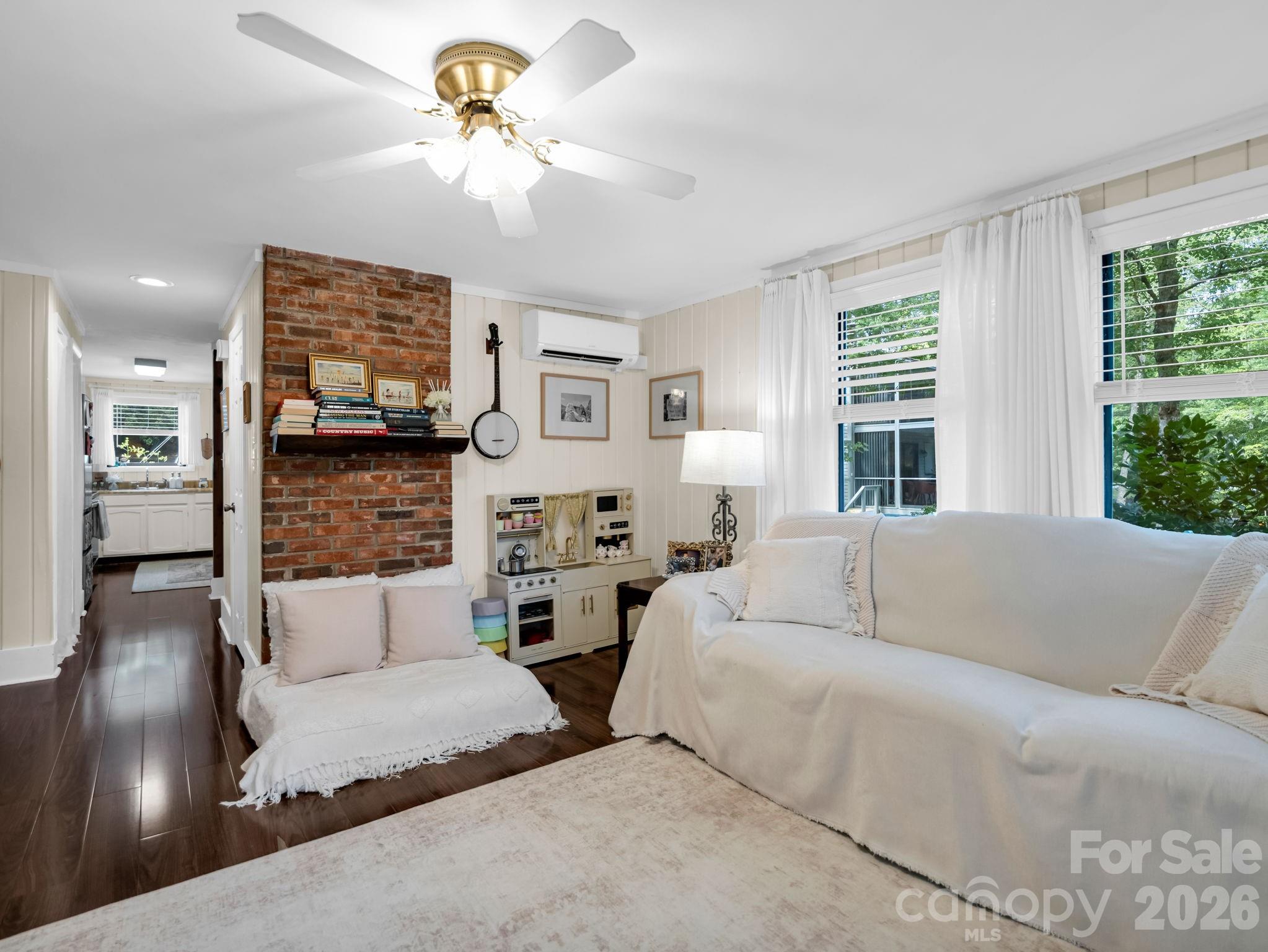 Townhouse at 45 Lakeside Villas Drive, Brevard, photo 10 of 35