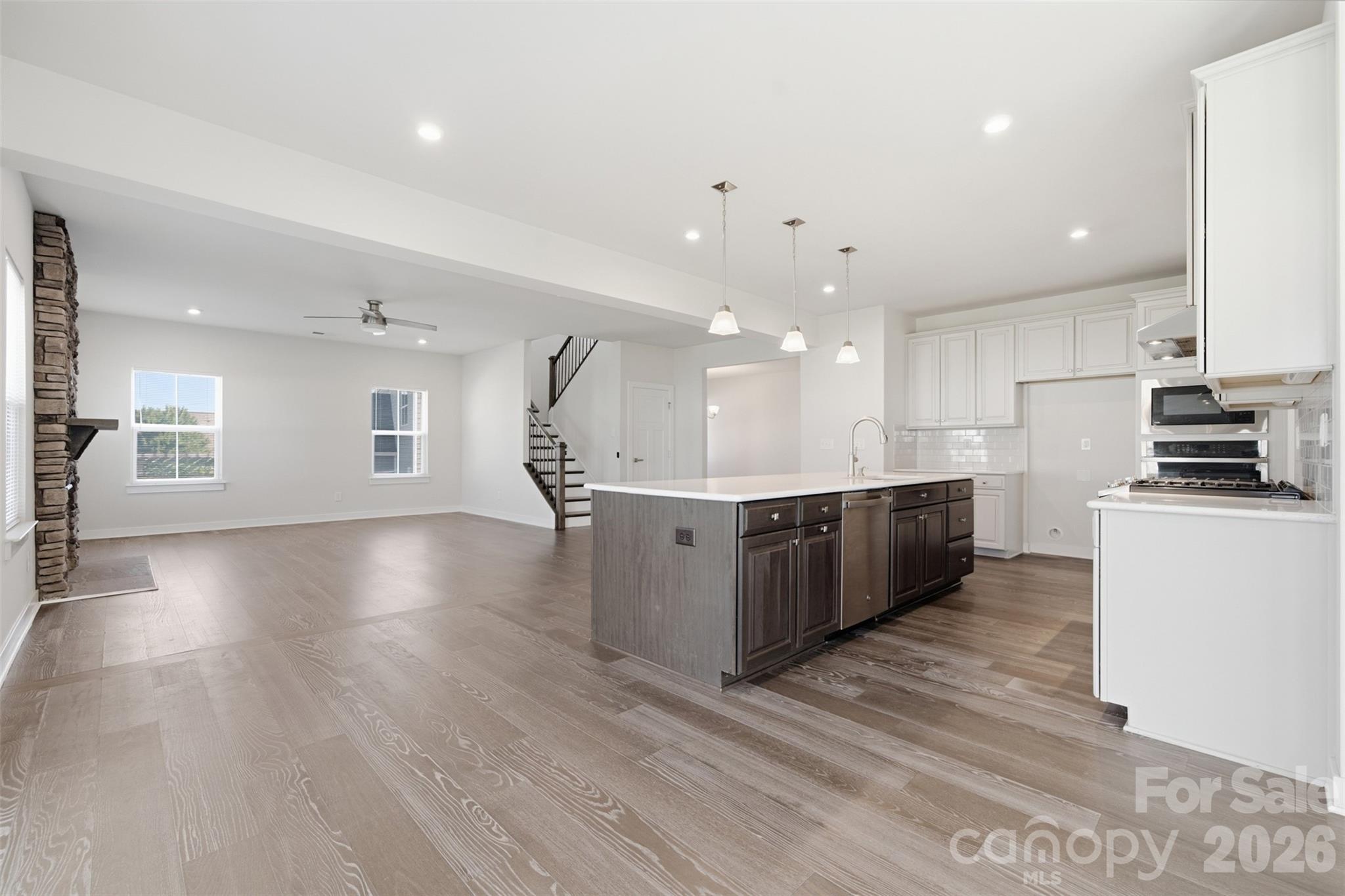 Single Family Residence at 11124 Vanguard Parkway, Huntersville, photo 20 of 43