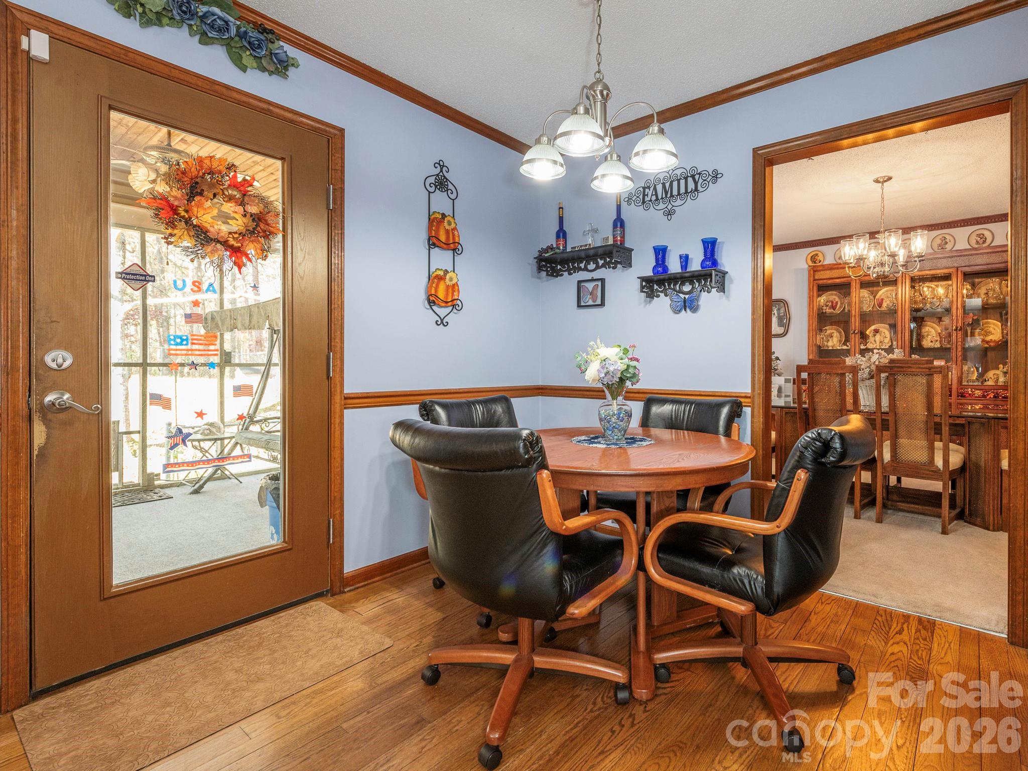 BREAKFAST LEADING TO SCREEEN PORCH - 1800 Lake Lynn Road, Concord