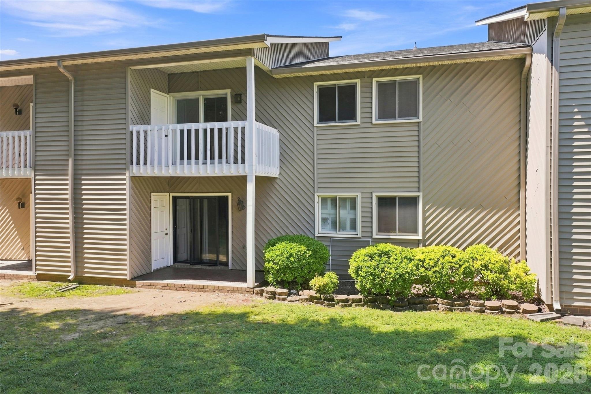 Condominium at 140 Lake Concord Road NE, Concord, photo 4 of 27