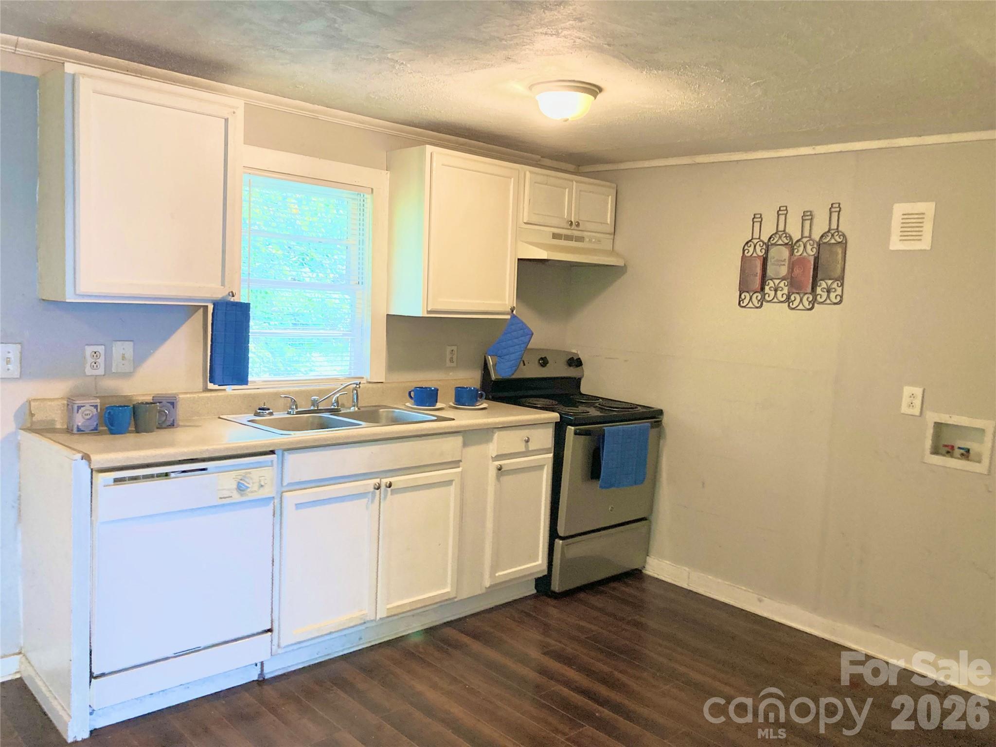 Single Family Residence at 726 Grace Street, Salisbury, photo 23 of 59