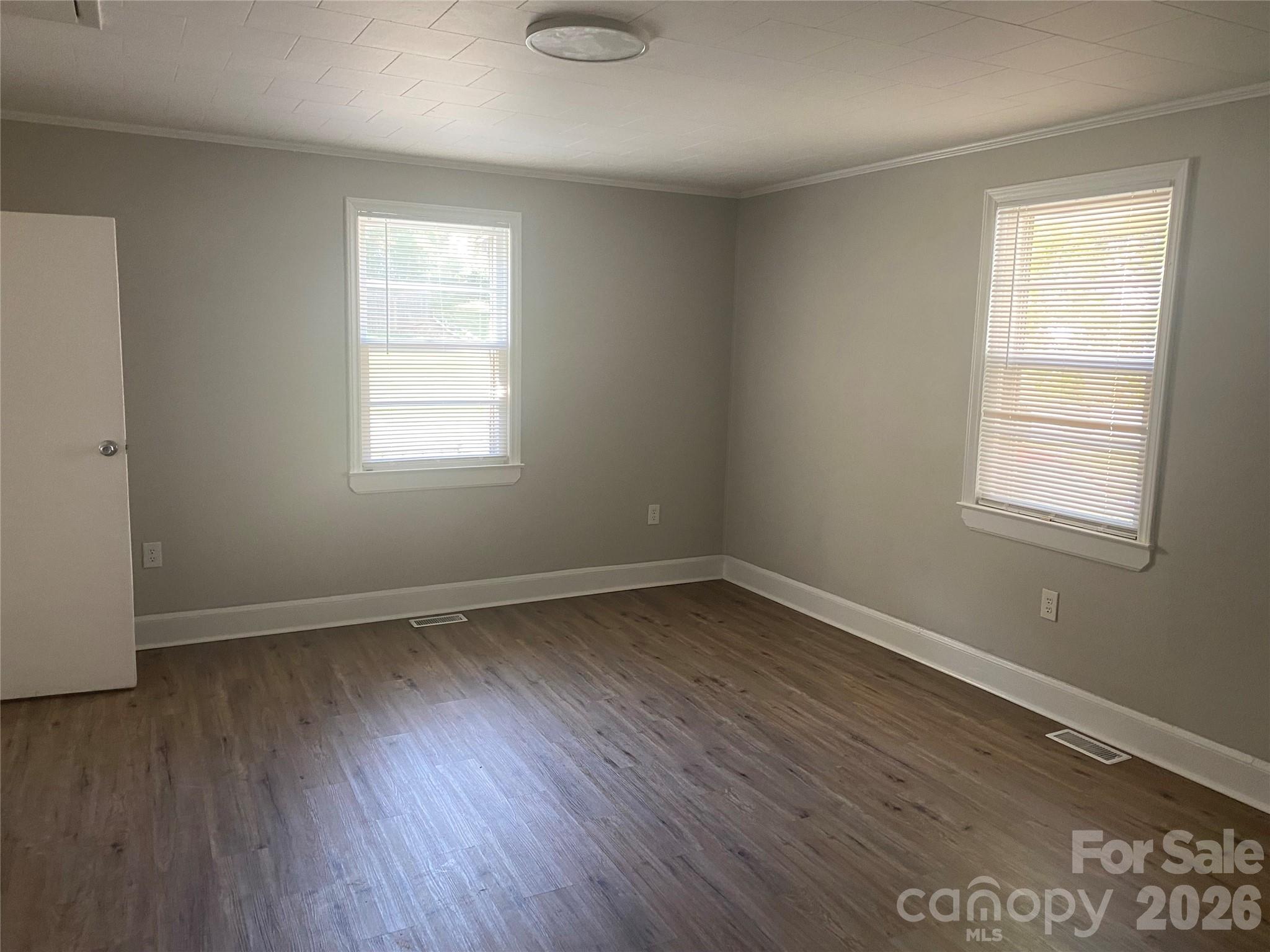 Single Family Residence at 316 S Ransom Street, Gastonia, photo 5 of 12