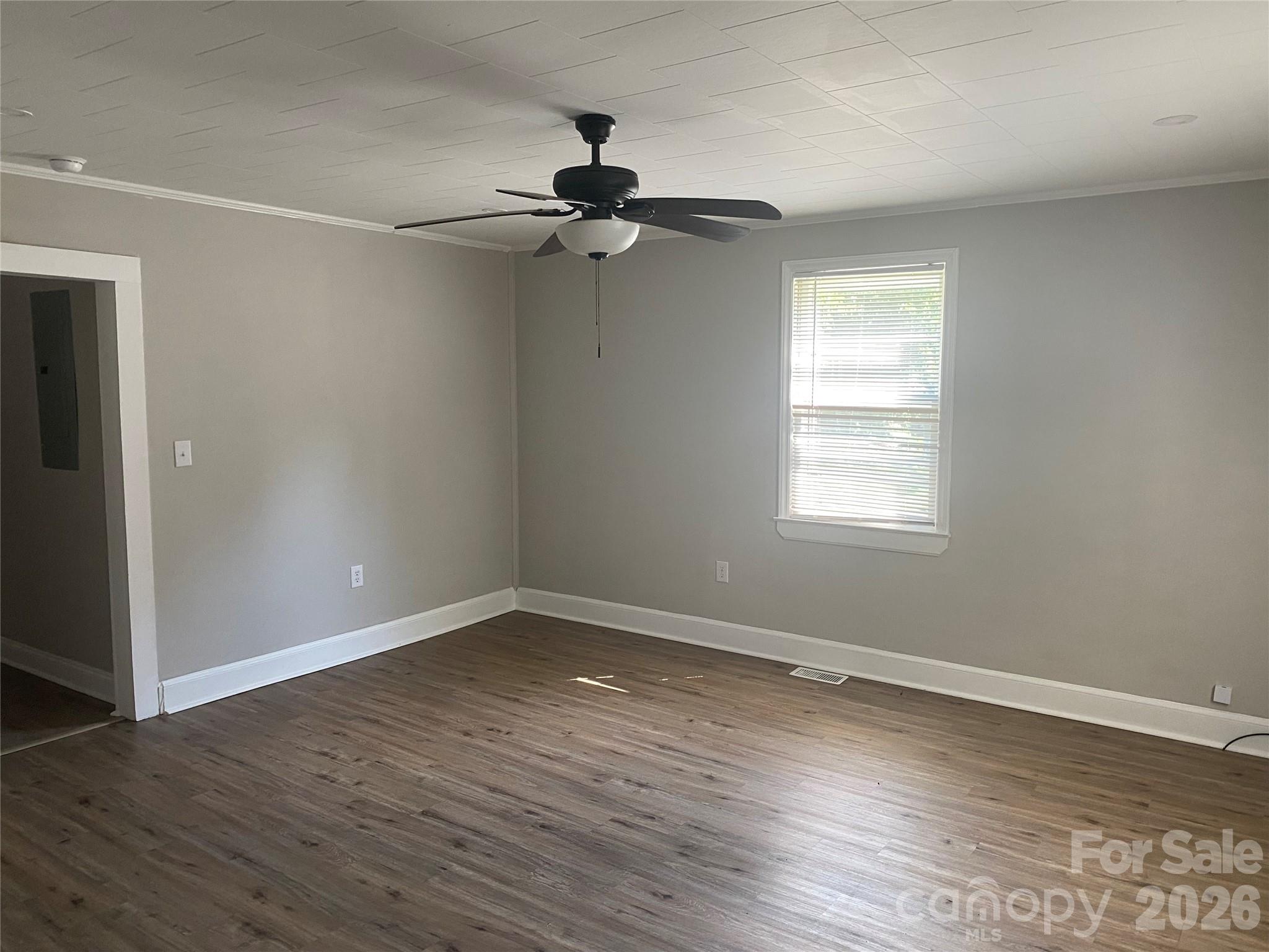 Single Family Residence at 316 S Ransom Street, Gastonia, photo 8 of 12