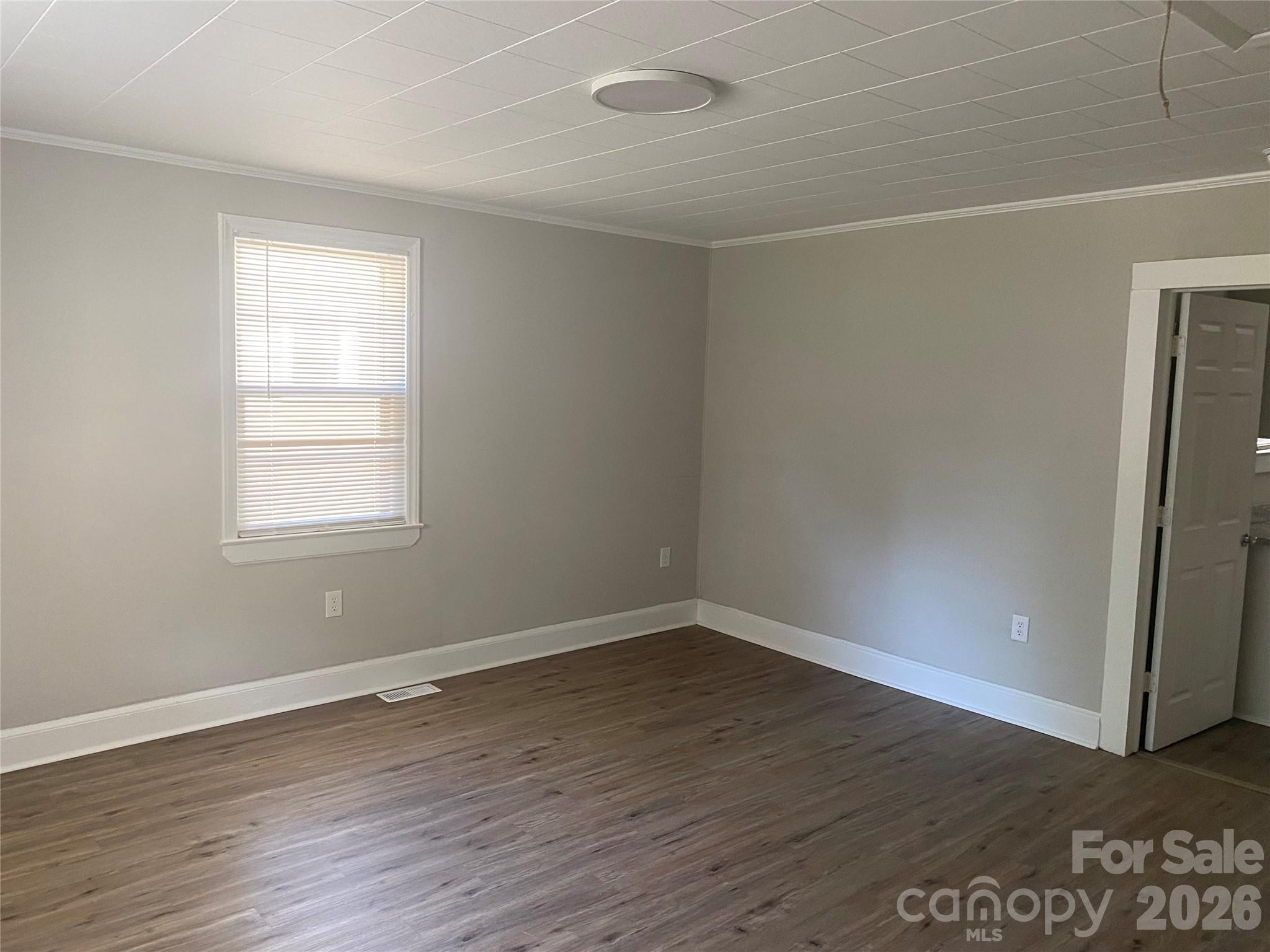 Single Family Residence at 316 S Ransom Street, Gastonia, photo 9 of 12