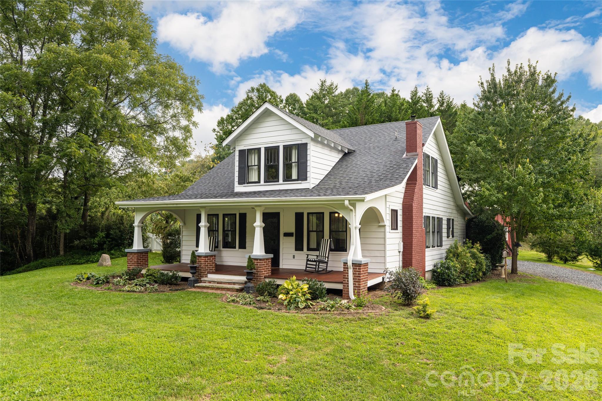Single Family Residence at 947 Hwy 226 Highway N, Bakersville, photo 4 of 43