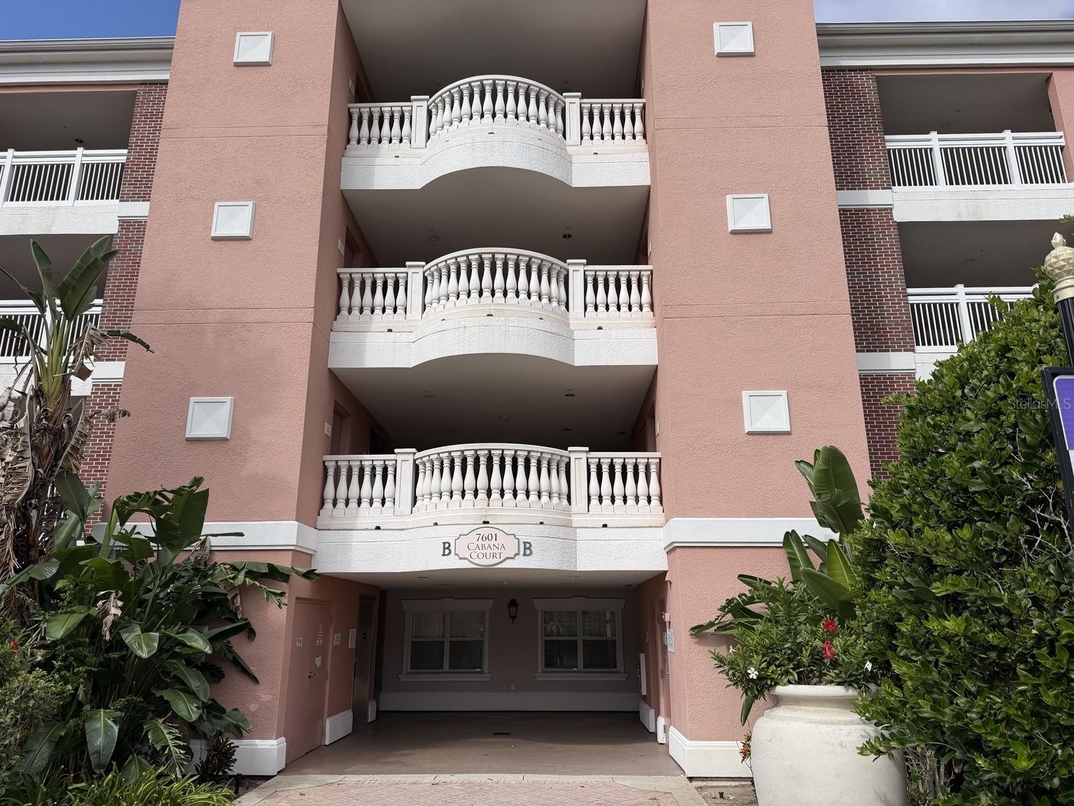 7601 CABANA CT #104
