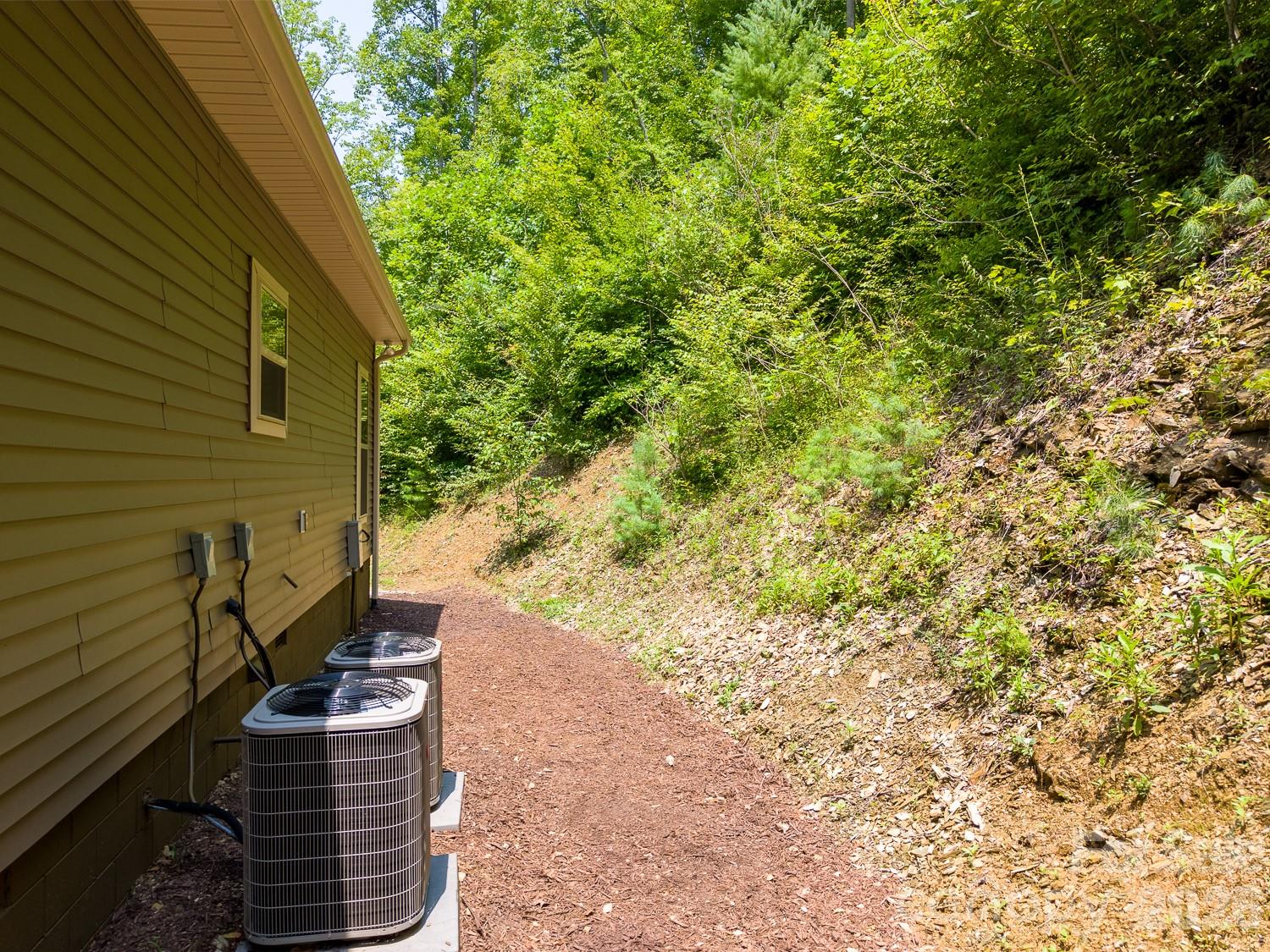 Single Family Residence at 13 Cullsiah Cove Road, Robbinsville, photo 43 of 48