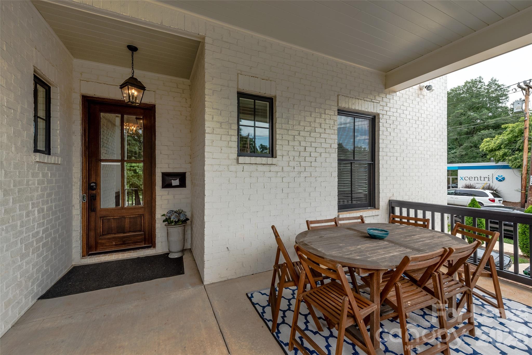Townhouse at 405 Louise Avenue, Charlotte, photo 3 of 21