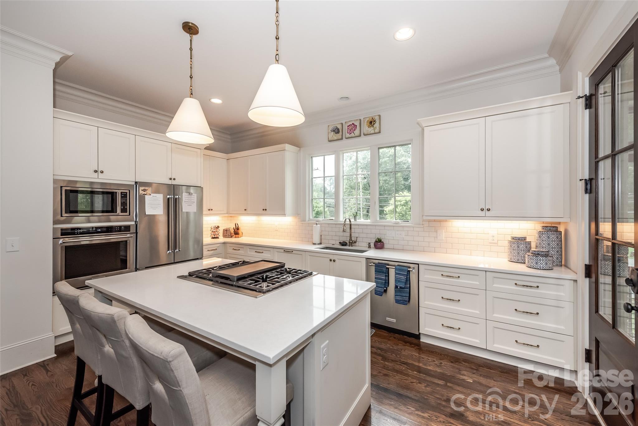 Townhouse at 405 Louise Avenue, Charlotte, photo 6 of 21