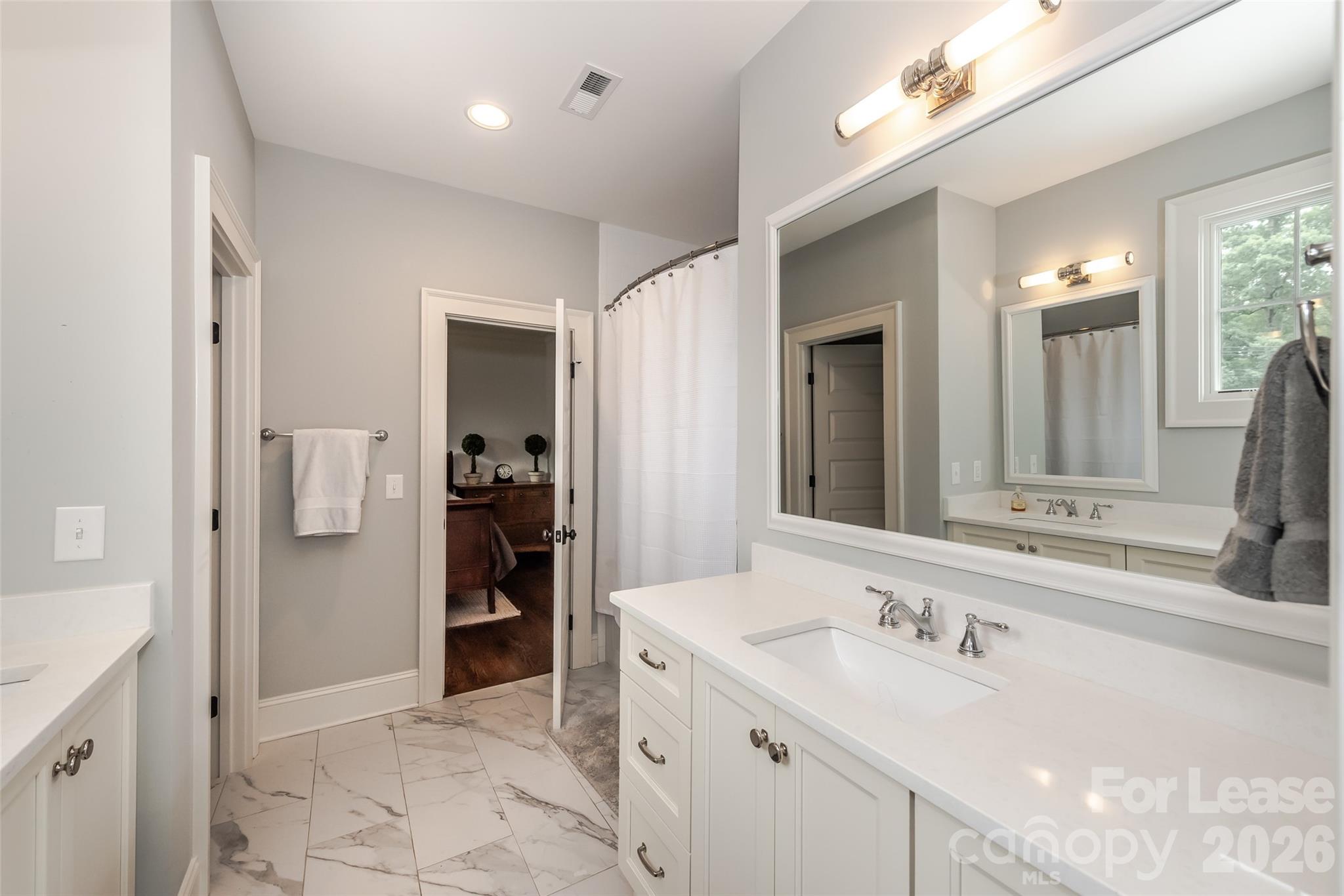 Townhouse at 405 Louise Avenue, Charlotte, photo 13 of 21