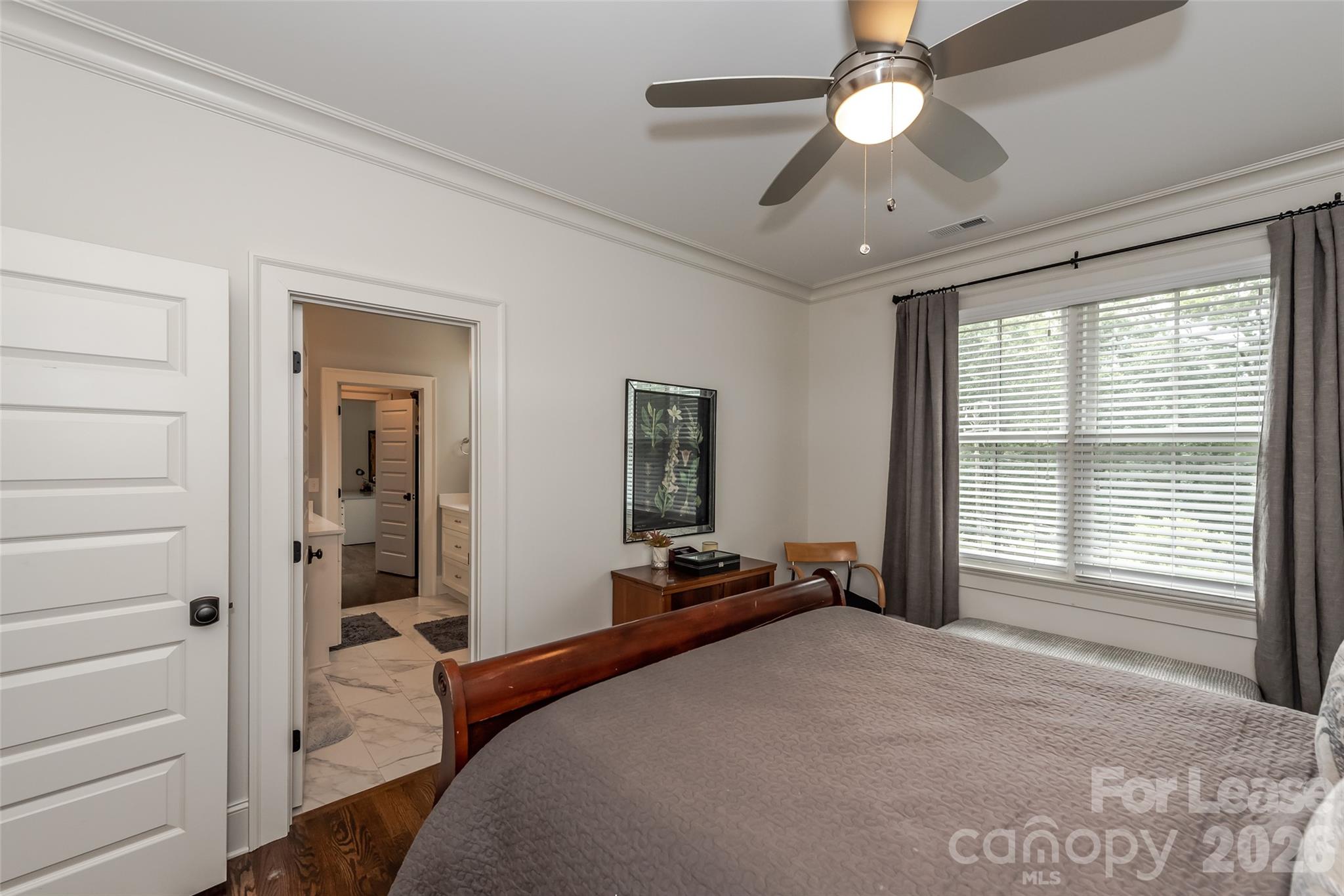 Townhouse at 405 Louise Avenue, Charlotte, photo 16 of 21